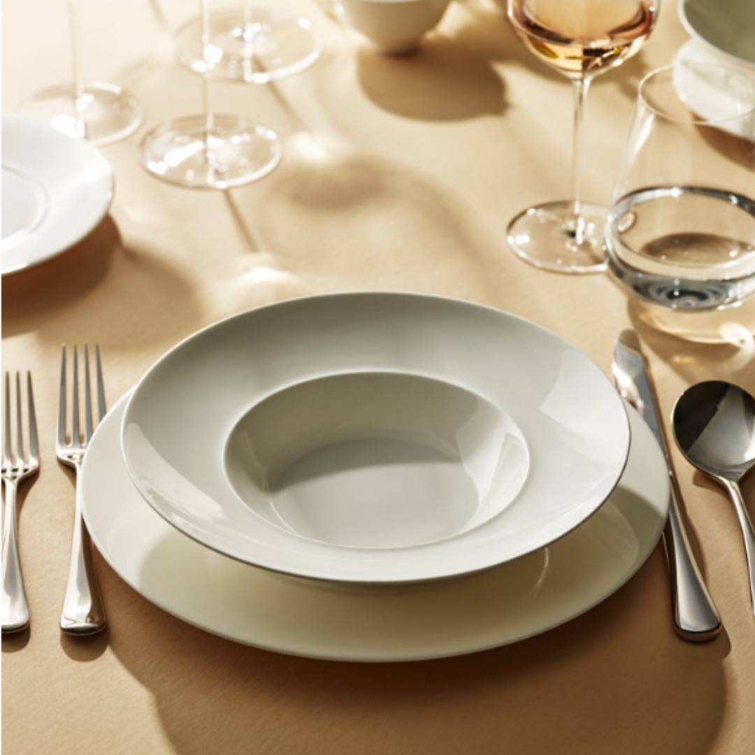 Rent: Heritage Medium Winged Bowl (24.5cm)