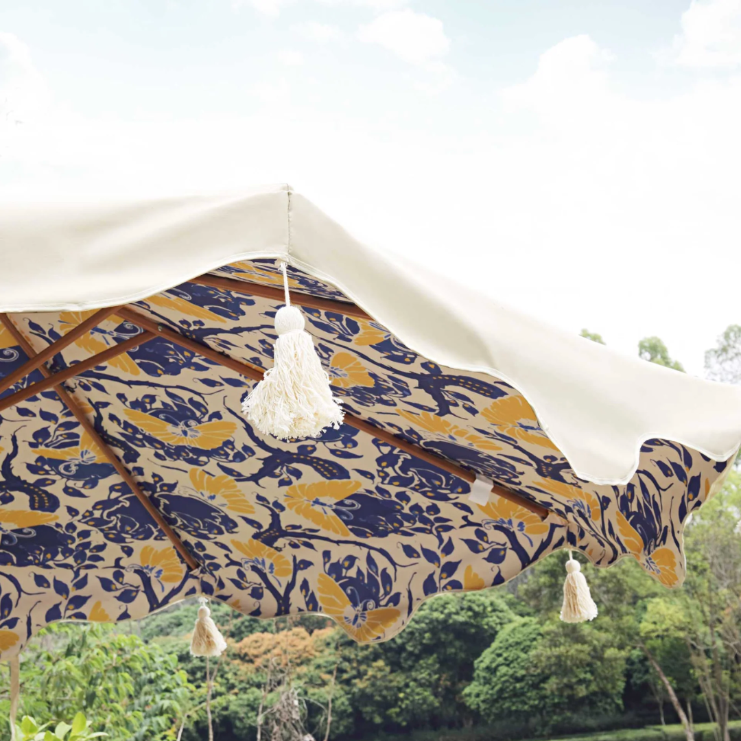 Rent: Evelina Parasol