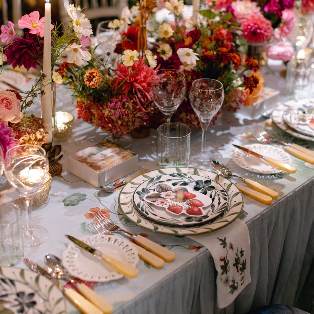 Rent: Aria Green Dinner Set From