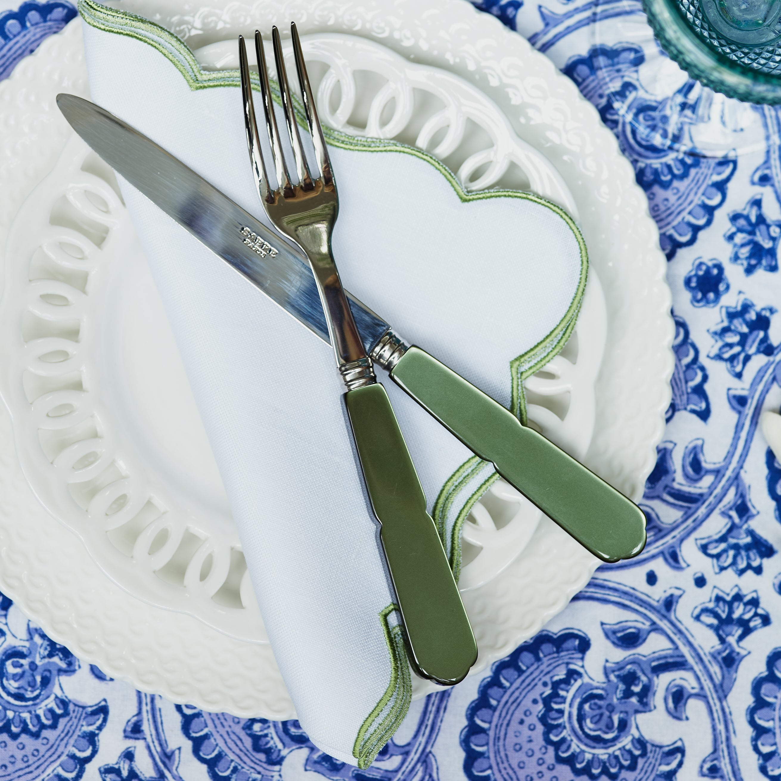 Embroidered Green Scallop Napkin (set of 10) - Preloved