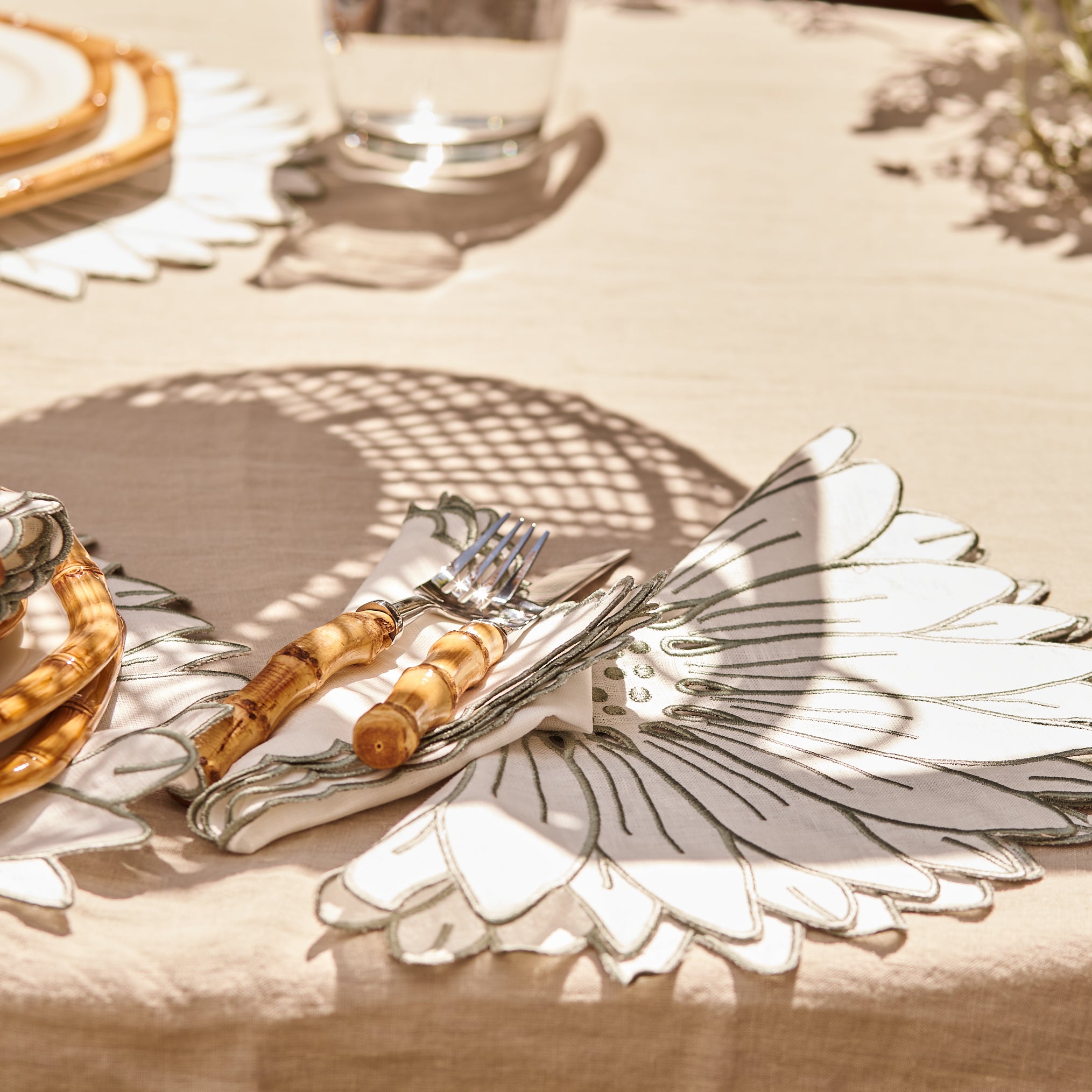 Rent: Margherita Green Napkin (40x40cm)