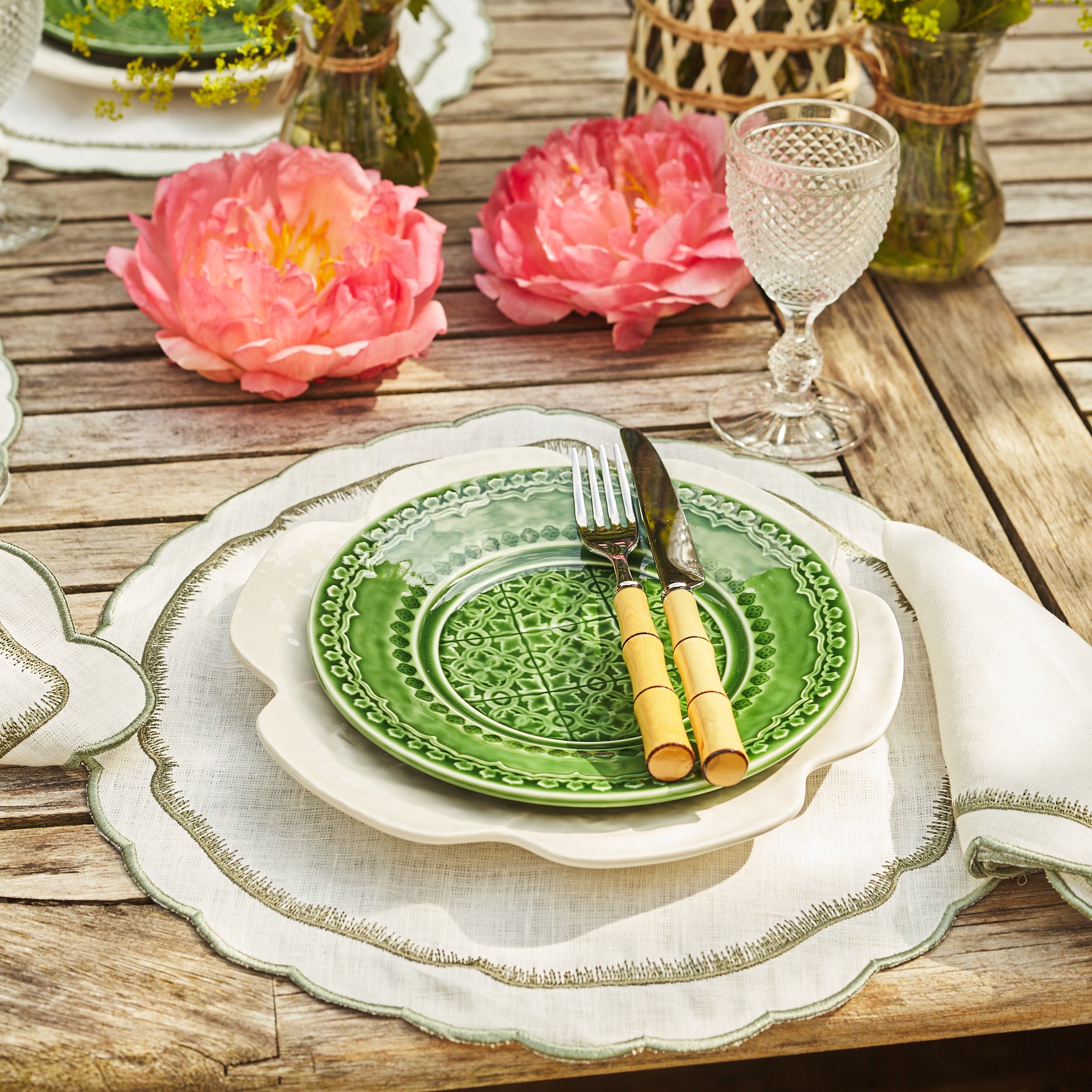Rent: Safiya Green Placemat (42cm)