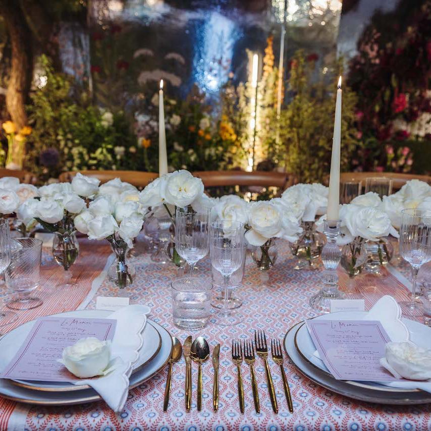 Rent: Natural Blush Gold Edge Dessert (23cm)