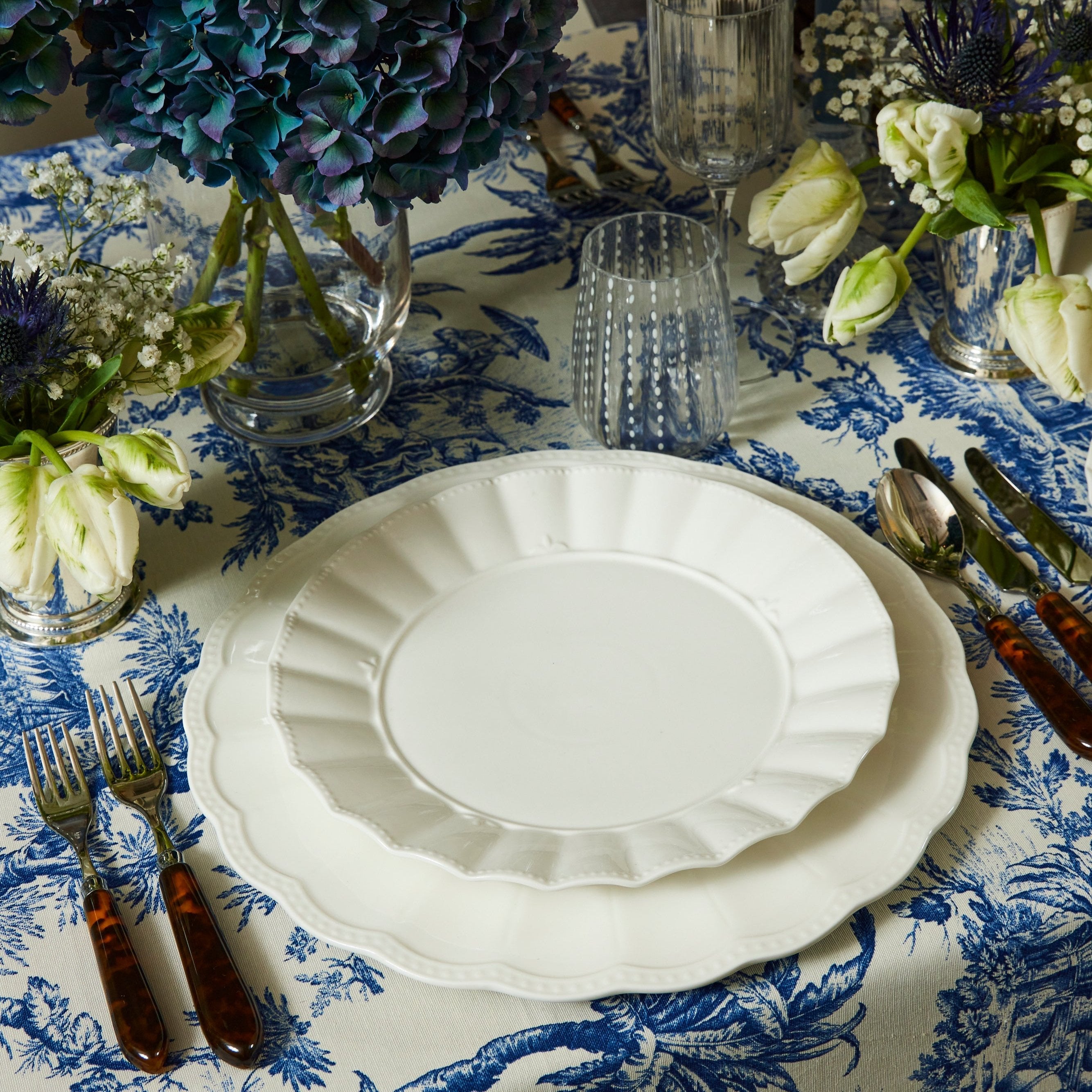 Rent: Ducale White Dessert (22cm)