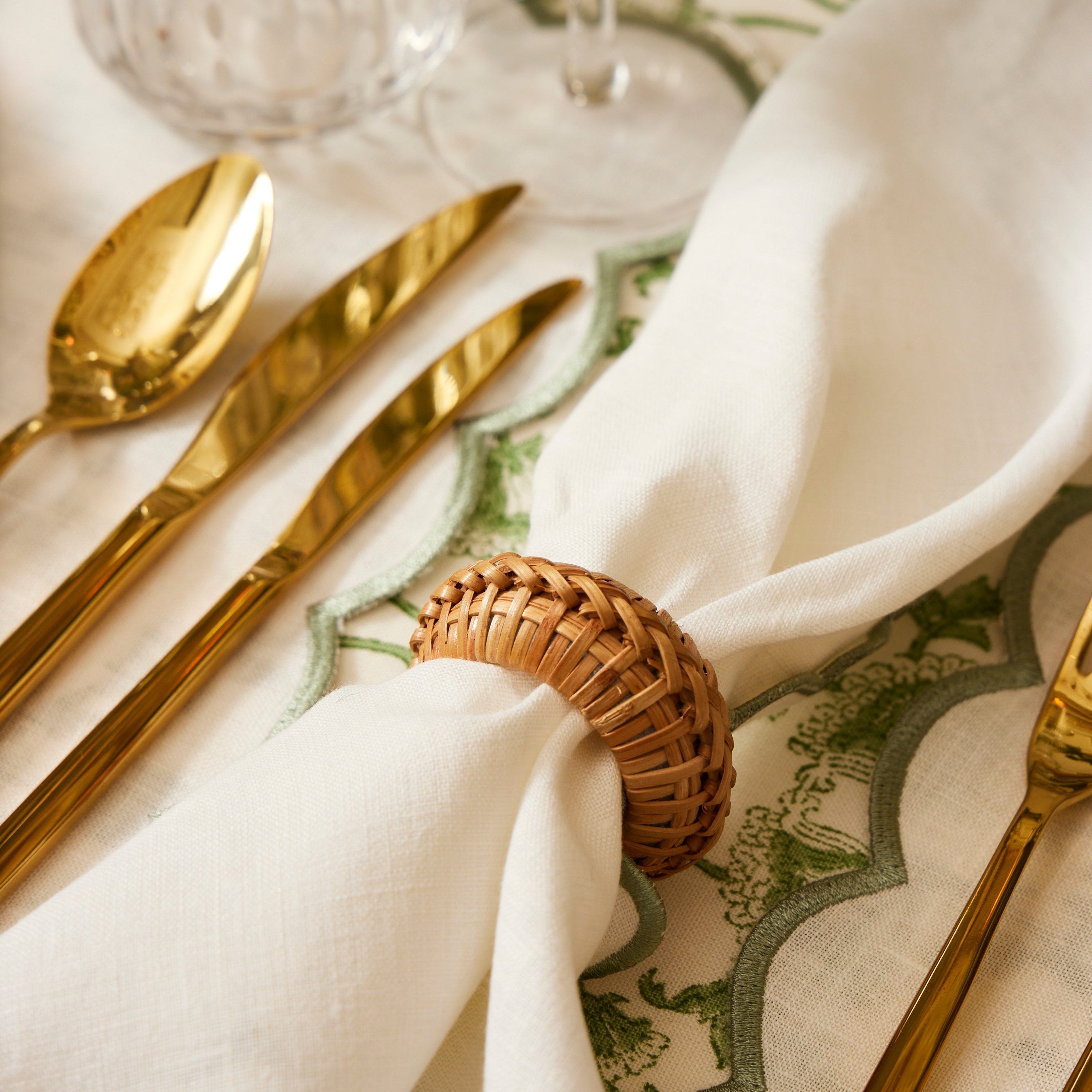 Rent: Wicker Napkin Holder