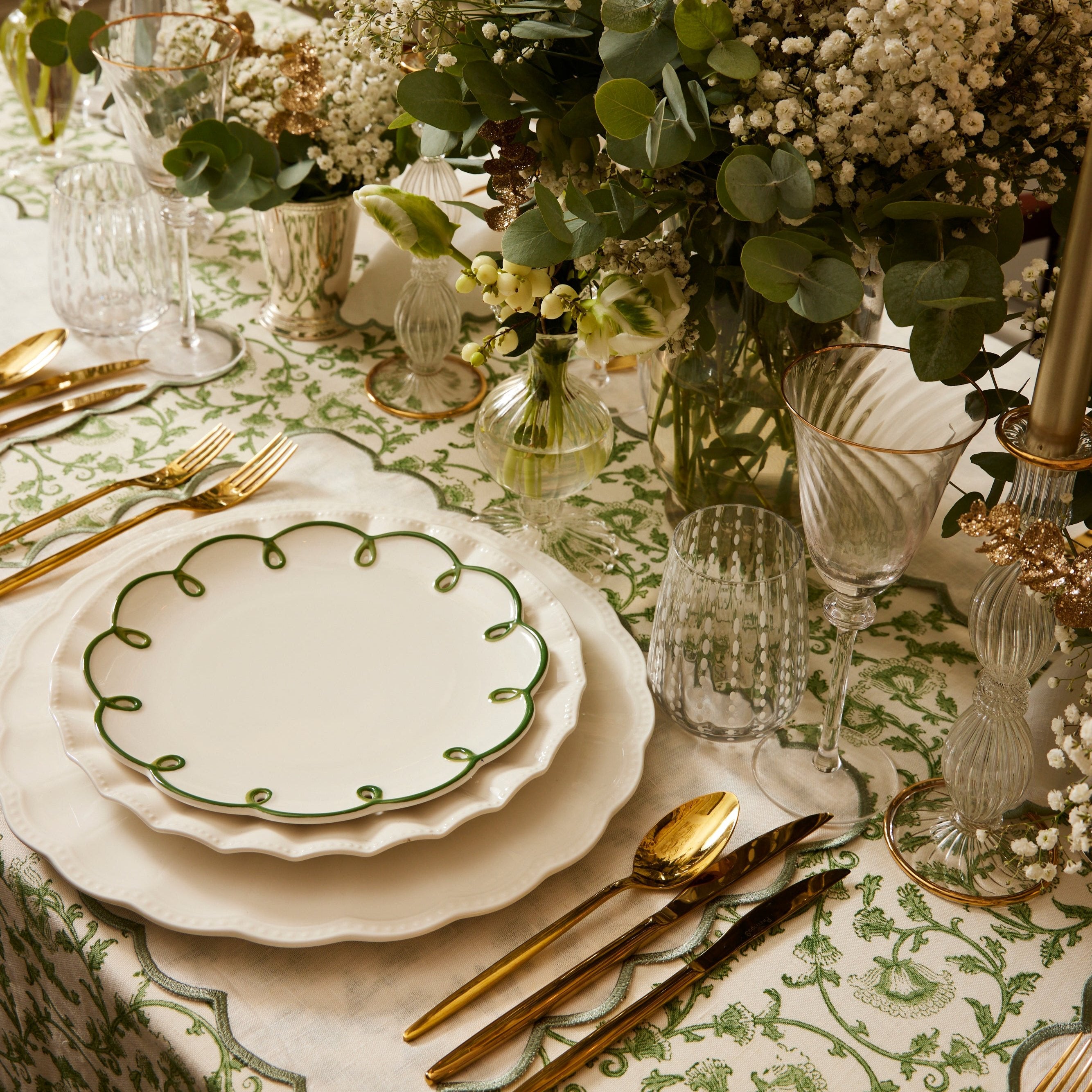 Rent: Green Swirl Edge Dessert (22cm)