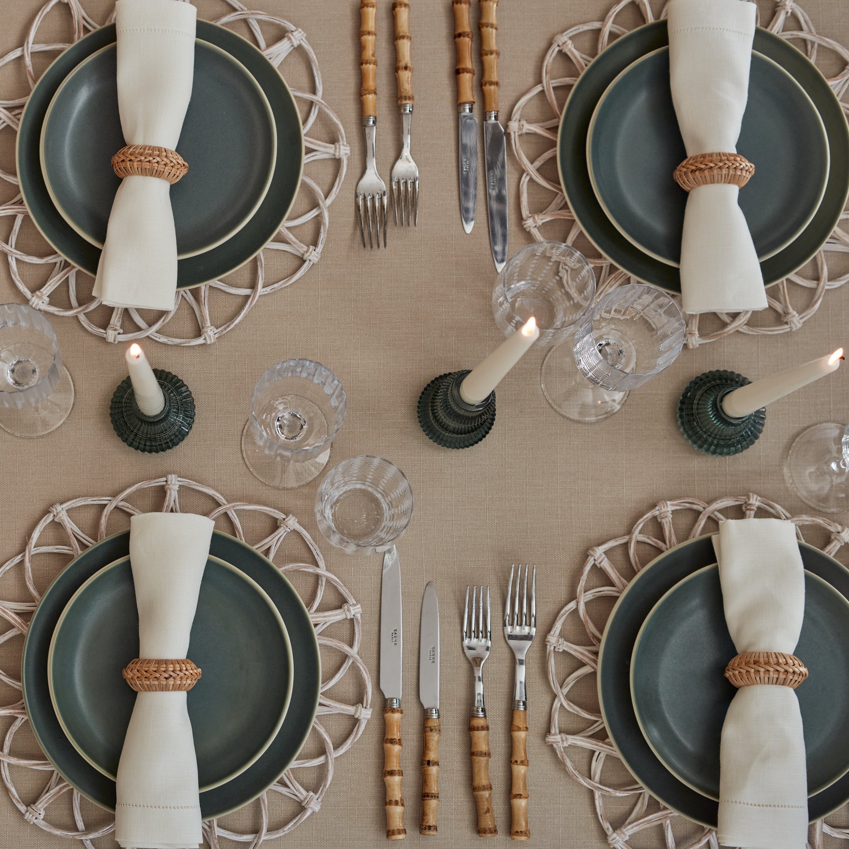 The Classic Vine - Look