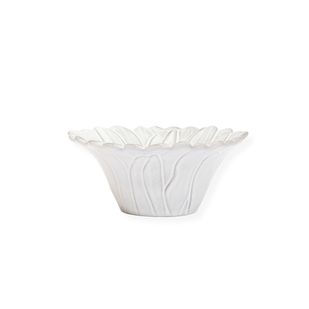 Rent: White Daisy Bowl (16cm)