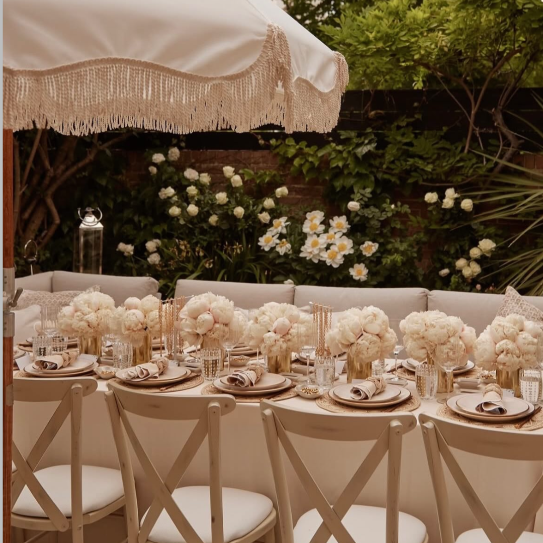 Rent: Swirl Wicker Napkin Holder