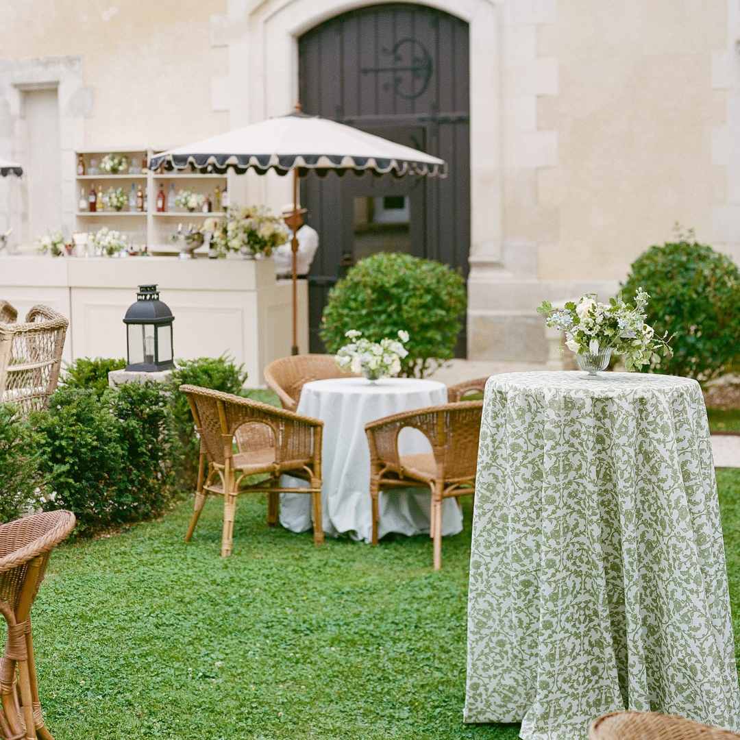 Rent: Lola Vine Poseur / Small Round Tablecloth