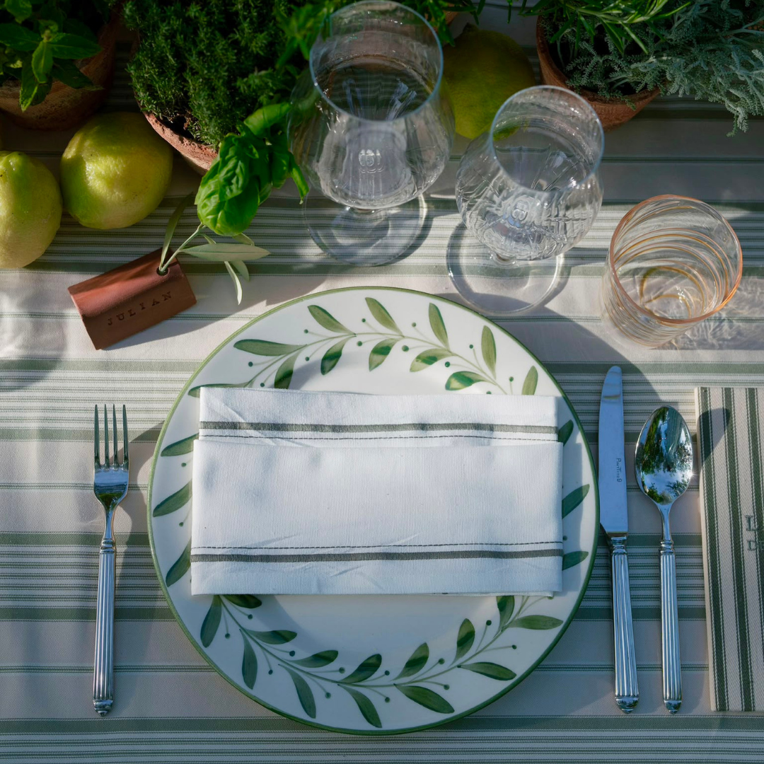 Rent: Aria Green Dinner (27.5cm)
