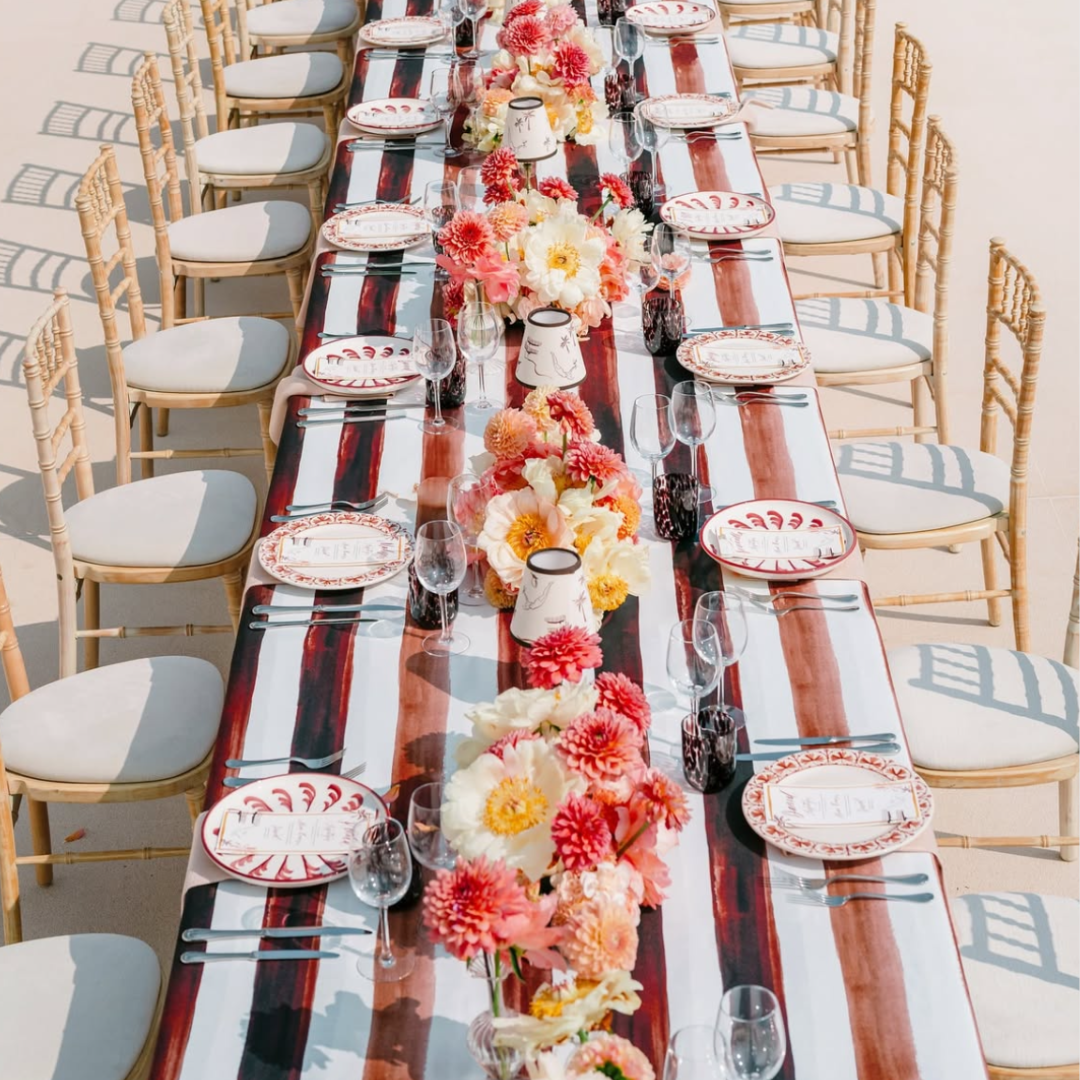 Rent: Swirl Burgundy Dinner Plate (26cm)