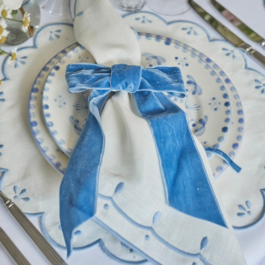 Peony White and Pale Blue Napkin (set of 4)