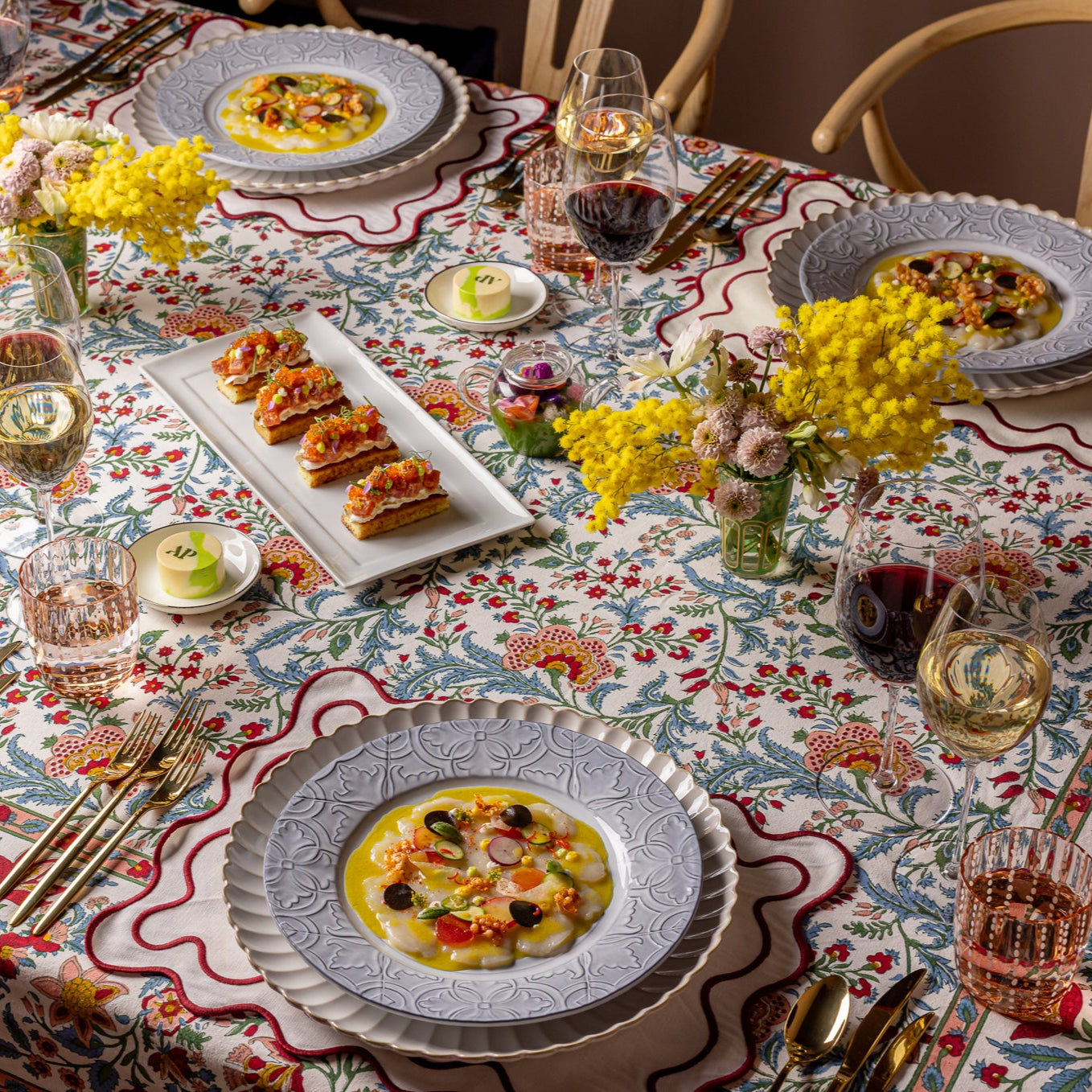 Rent: Eloise Tablecloth