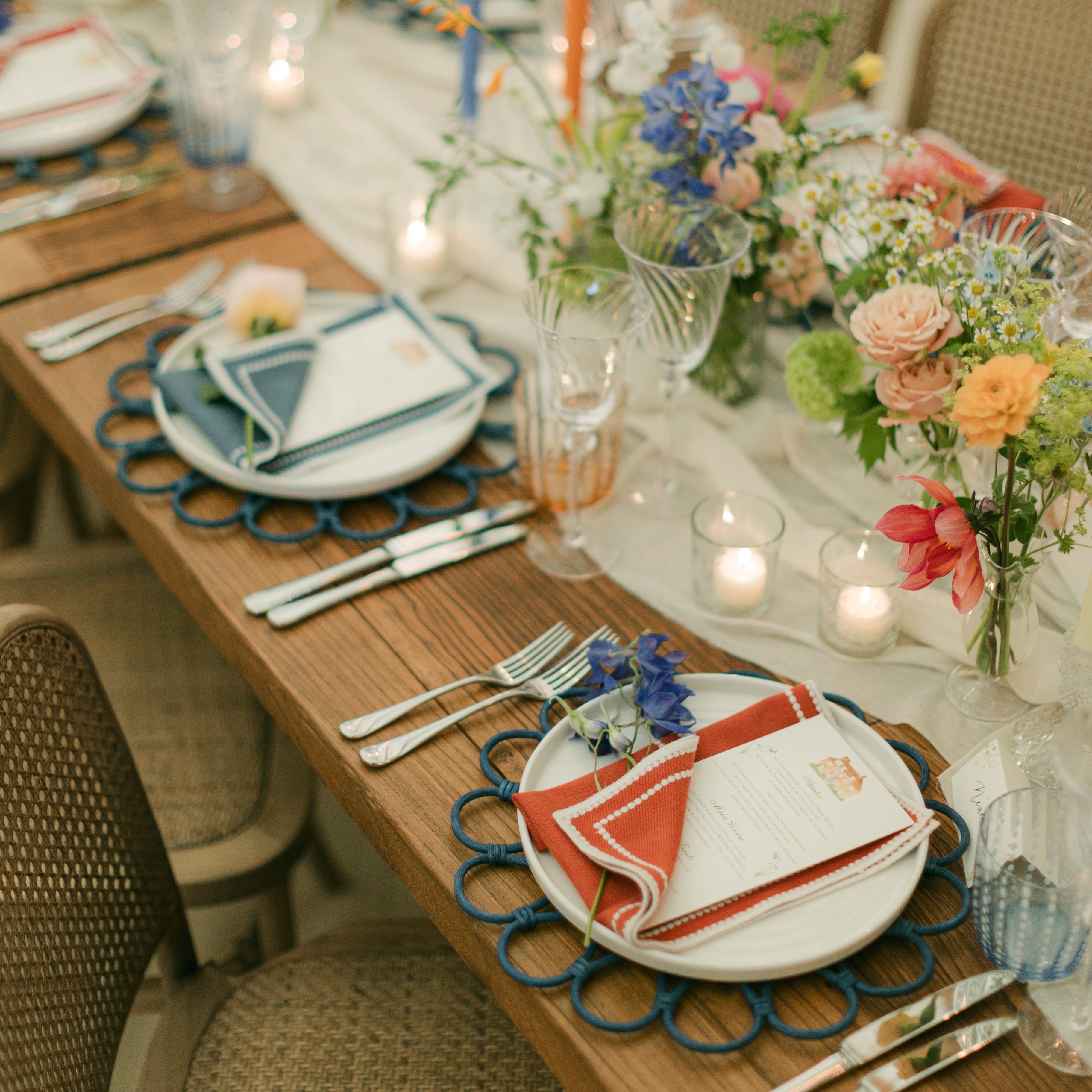 Rent: Blue Flower Wicker Placemat (33cm)