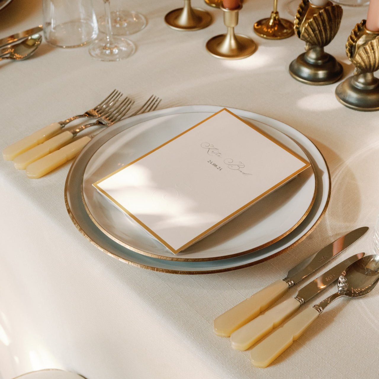 Rent: Natural Blush Gold Edge Charger (32cm)