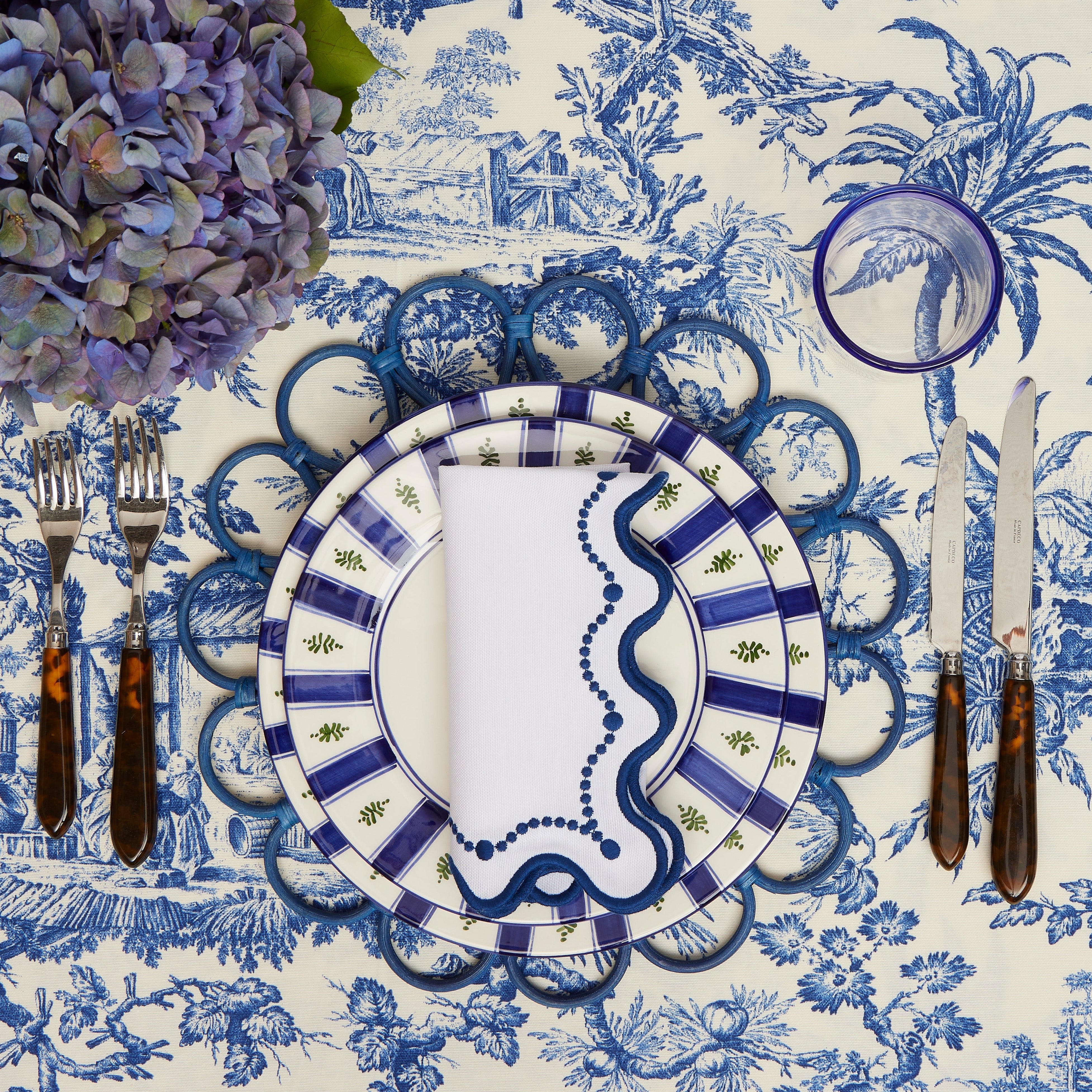 Rent: Blue Flower Wicker Placemat (33cm)