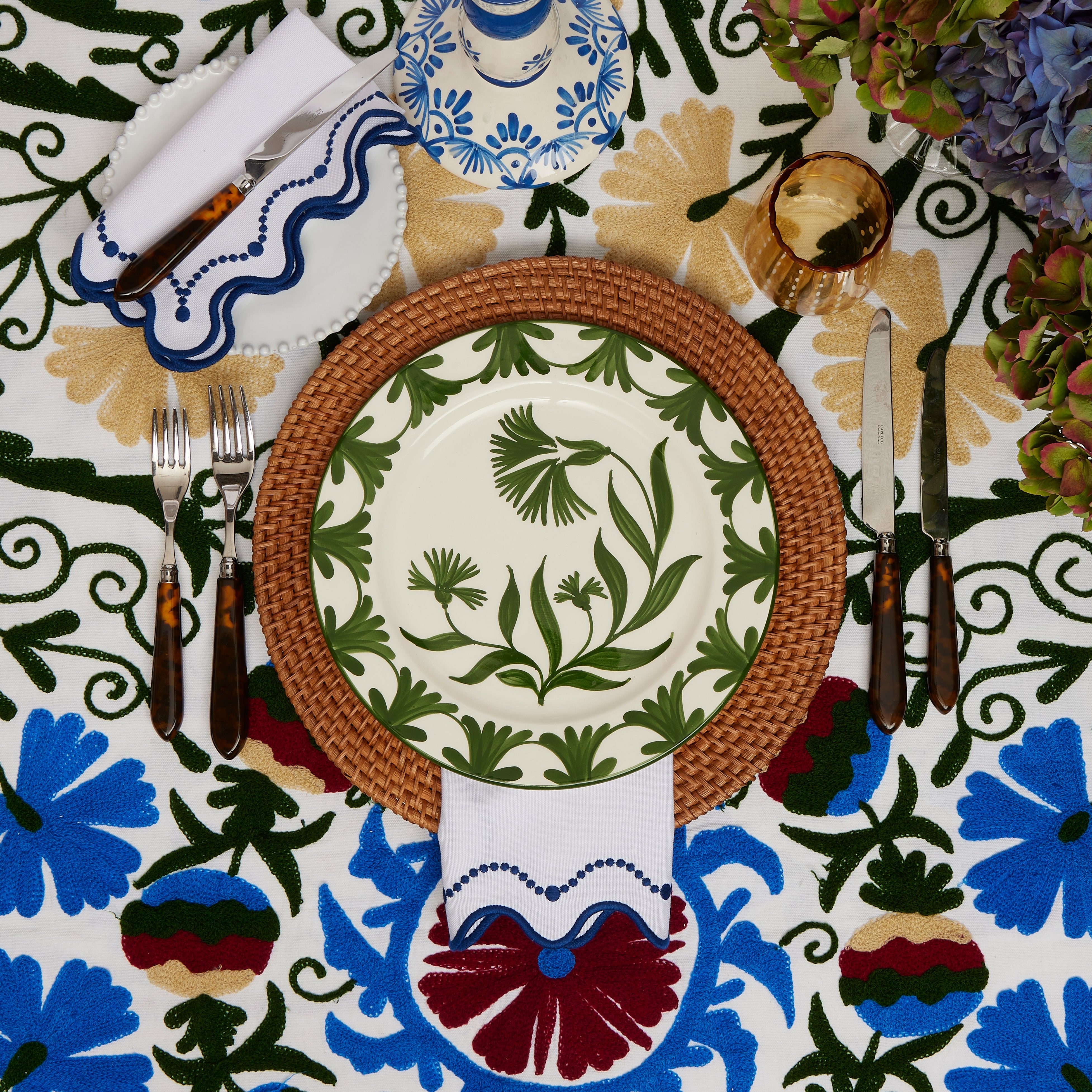 Rent: Dark Rattan Charger (32cm)