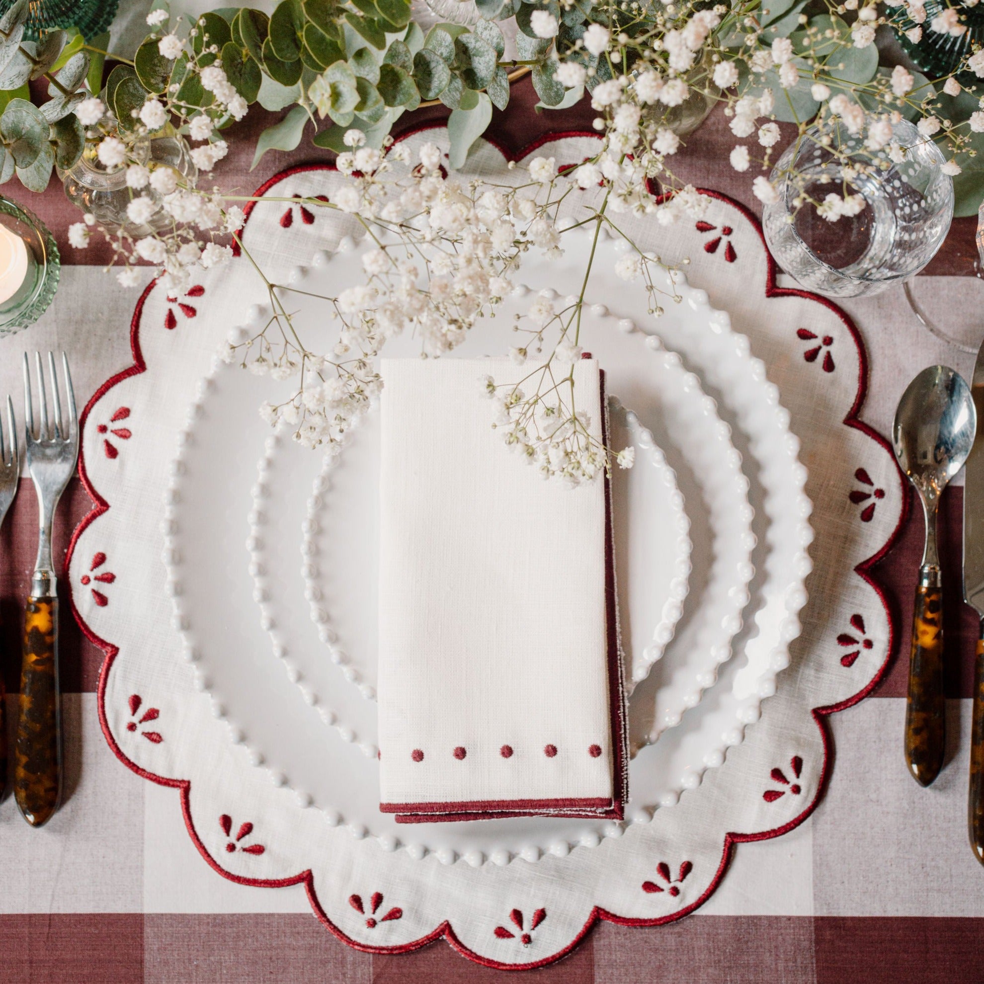 Rent: Peony White and Red Placemat (40cm)