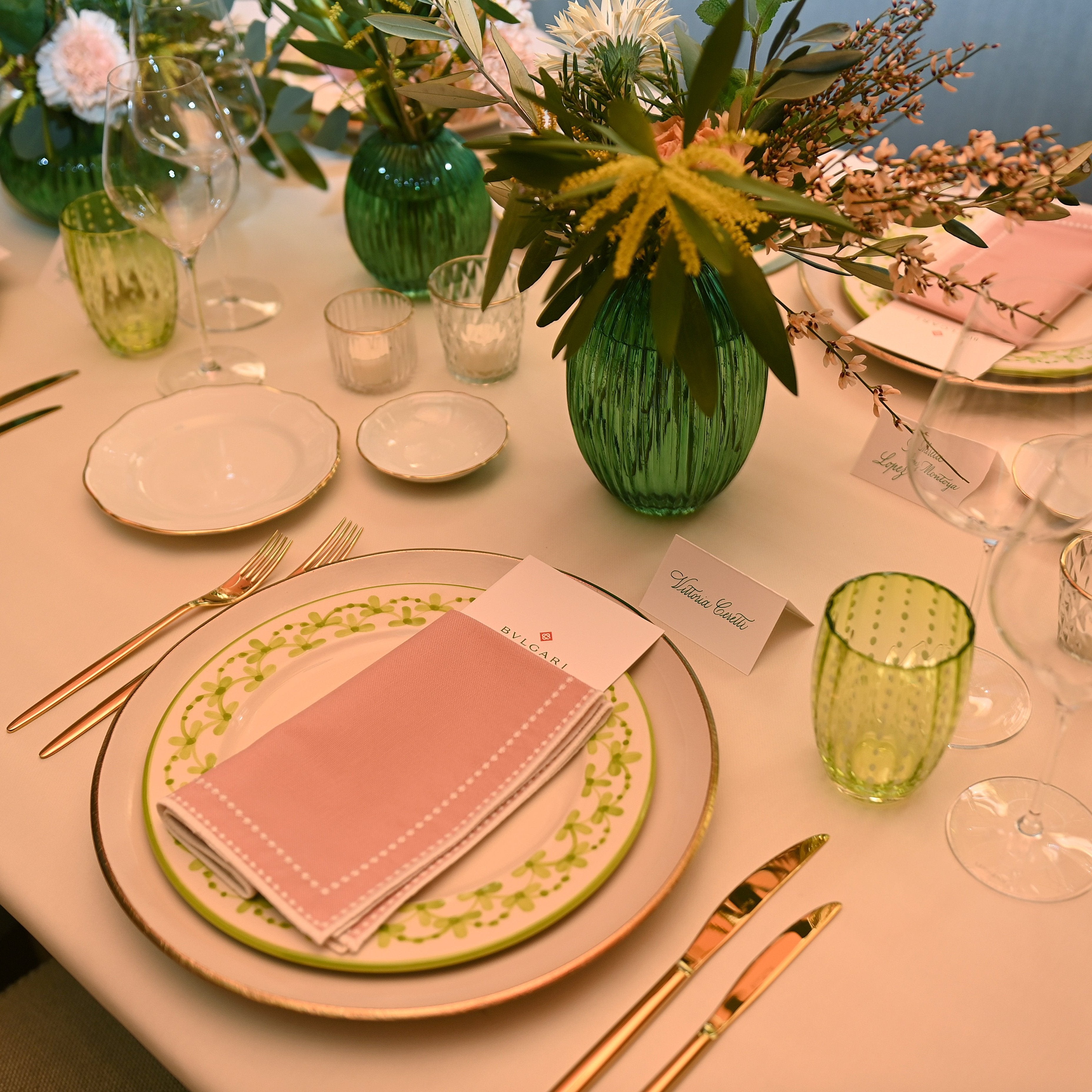 Rent: Ivy Green Dinner (26cm)