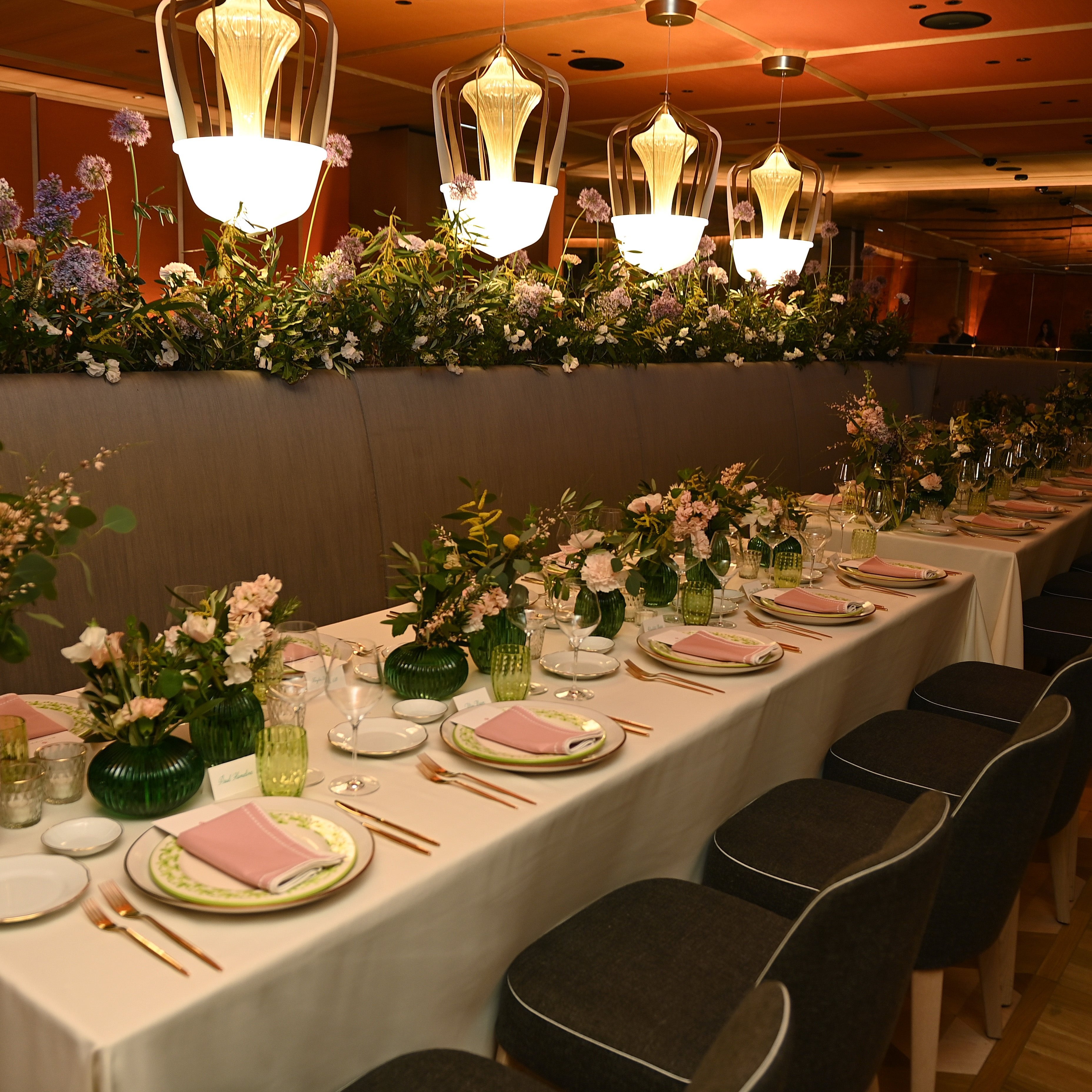 Rent: Ivy Green Dinner (26cm)