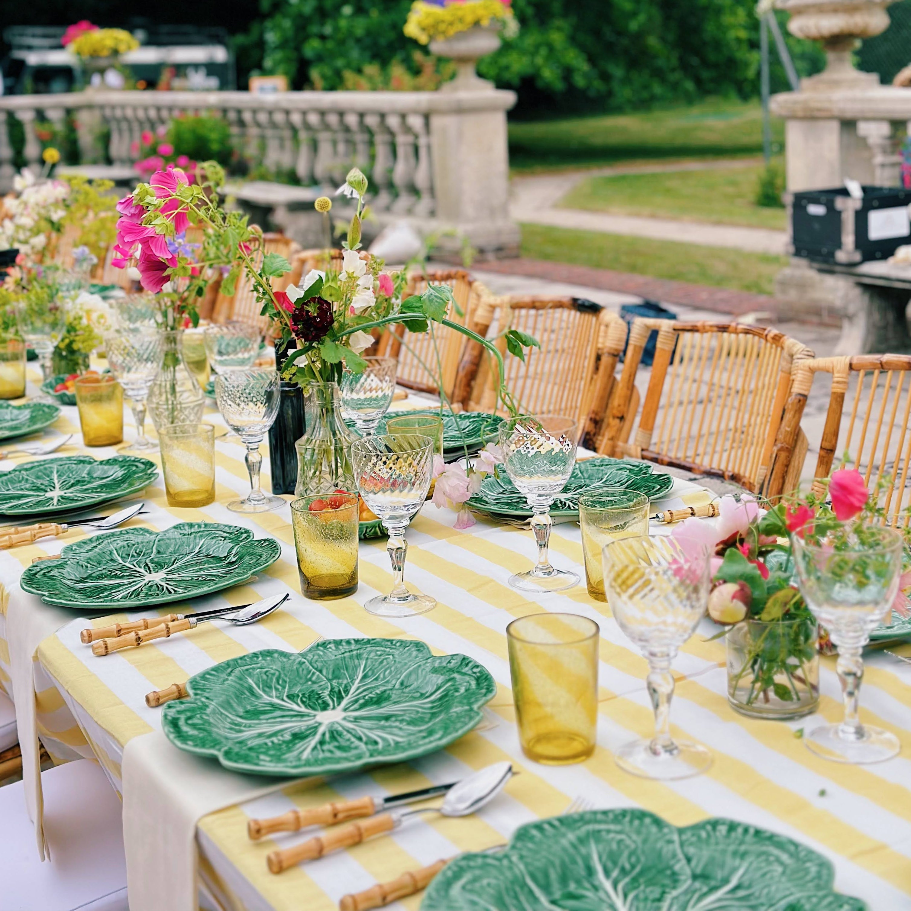 Rent: Green Cabbage Leaf Charger (30cm)