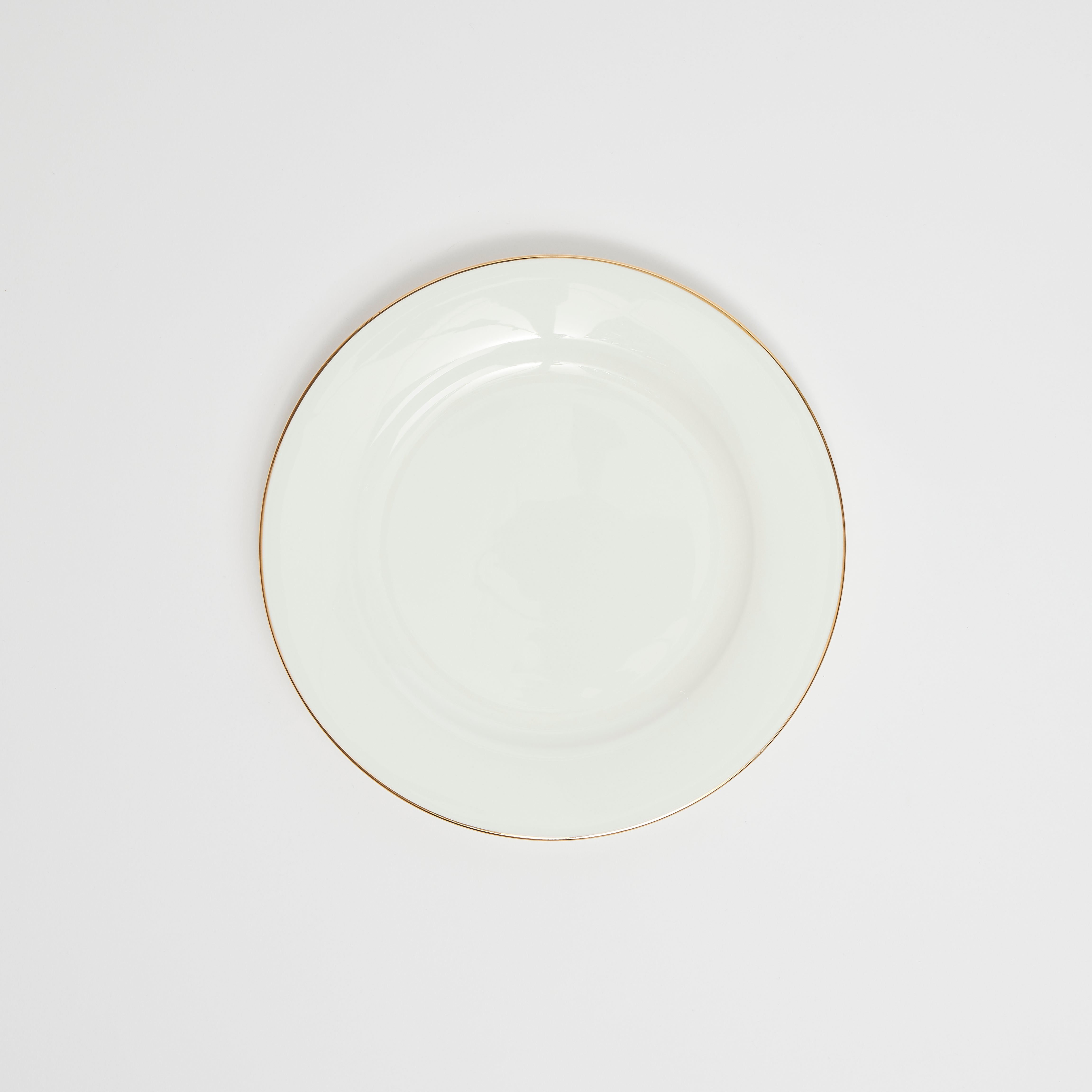 Rent: Aurum Gold Dinner Set From