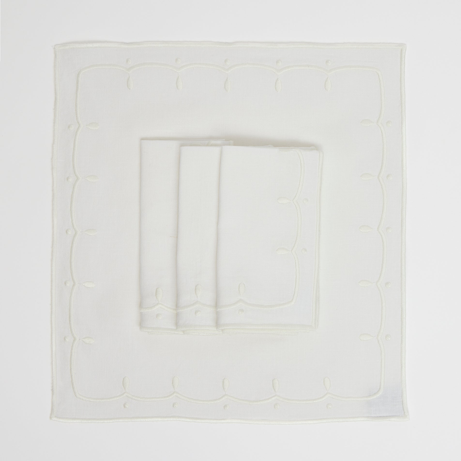 Poppy All White Napkins (Set of 4)