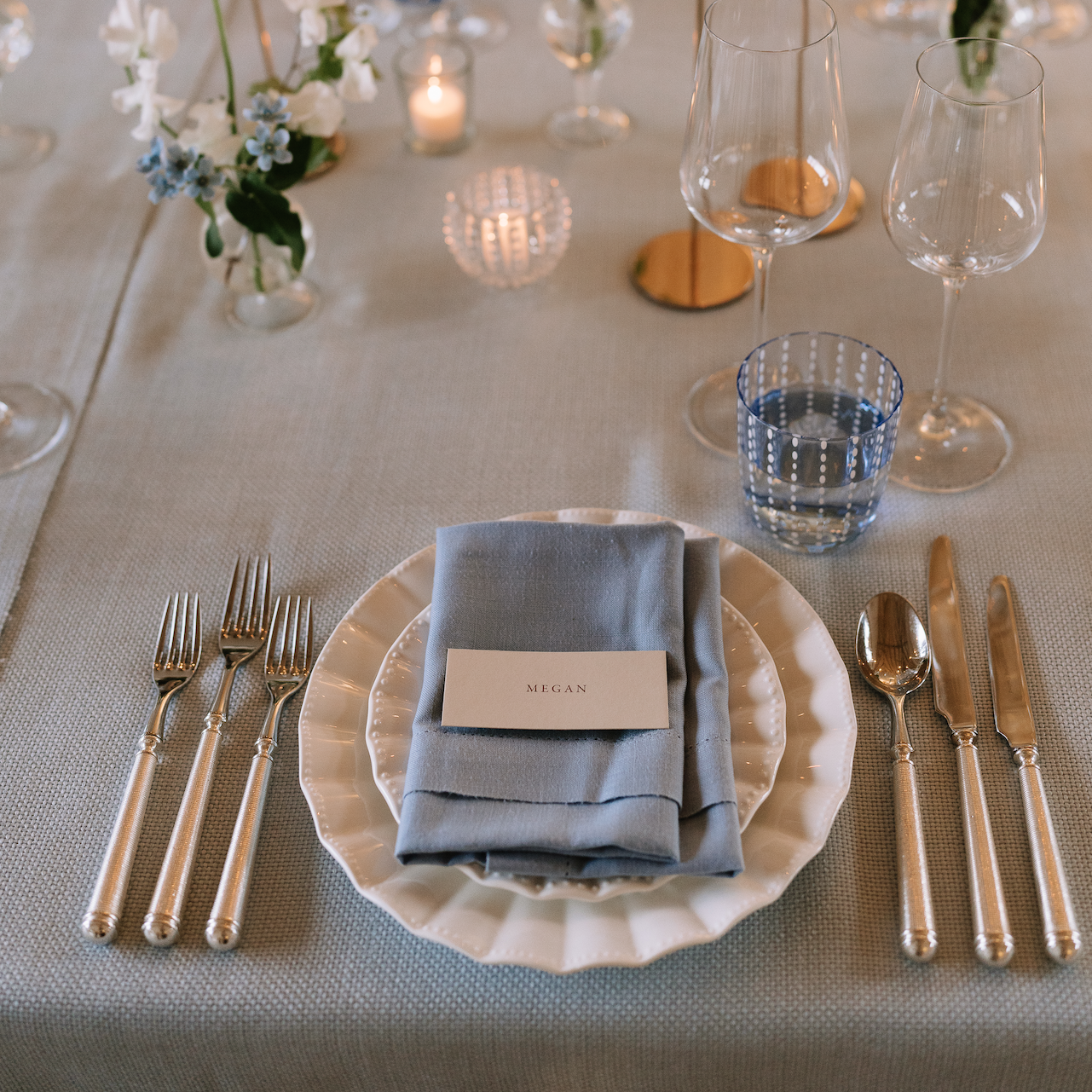 Rent: Ducale White Dinner (26cm)