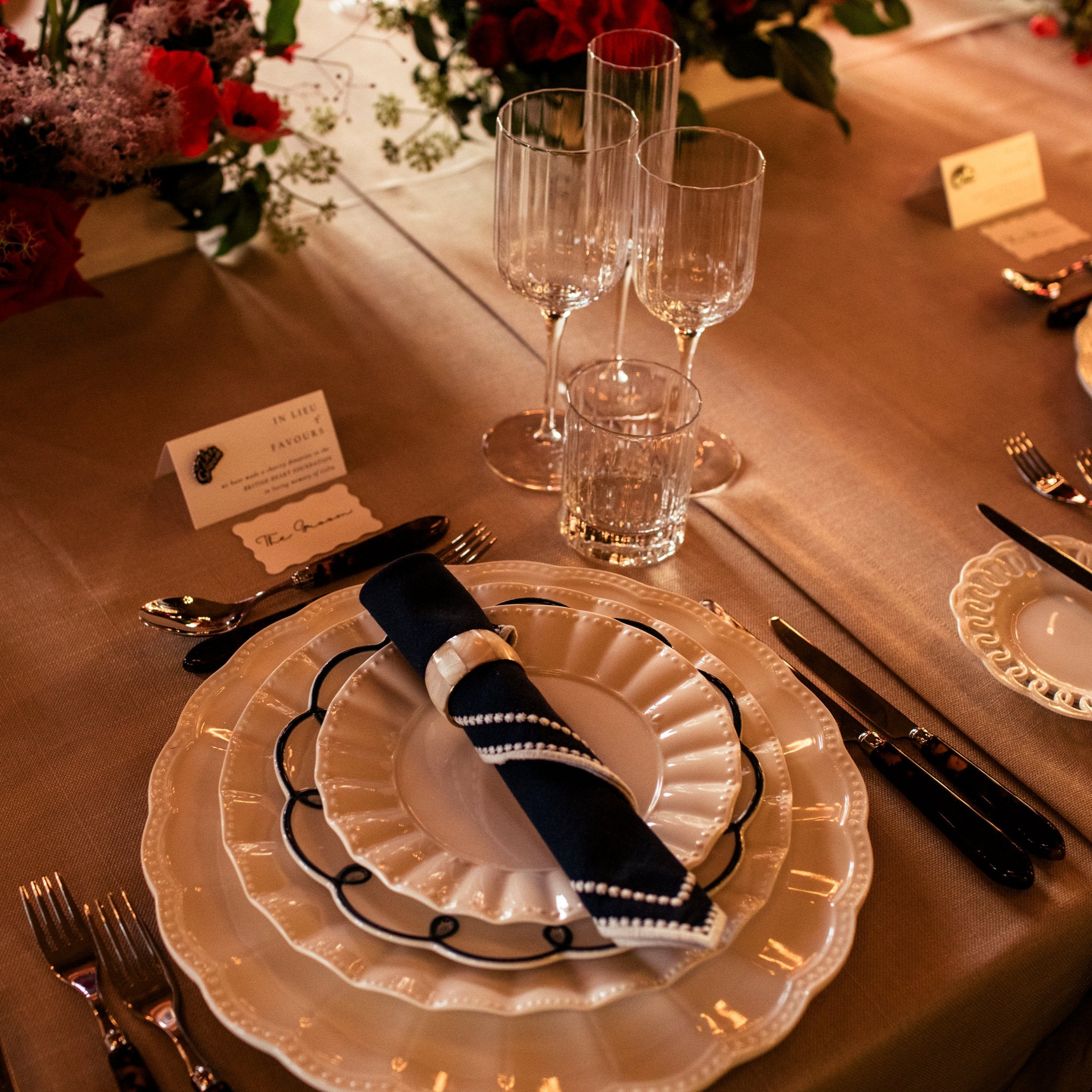 Rent: Ducale White Dinner (26cm)