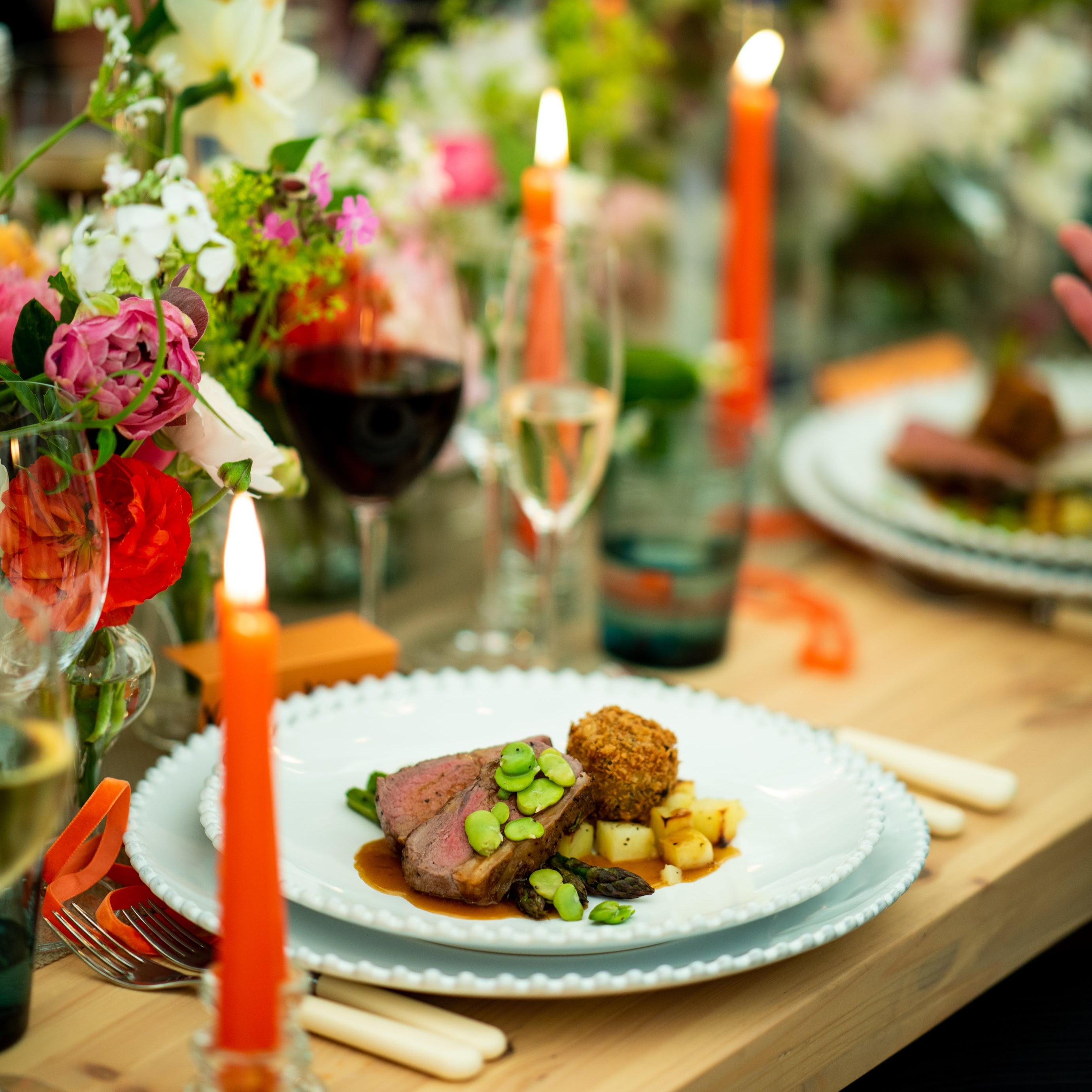 Rent: Pearl Charger Plate (34cm)