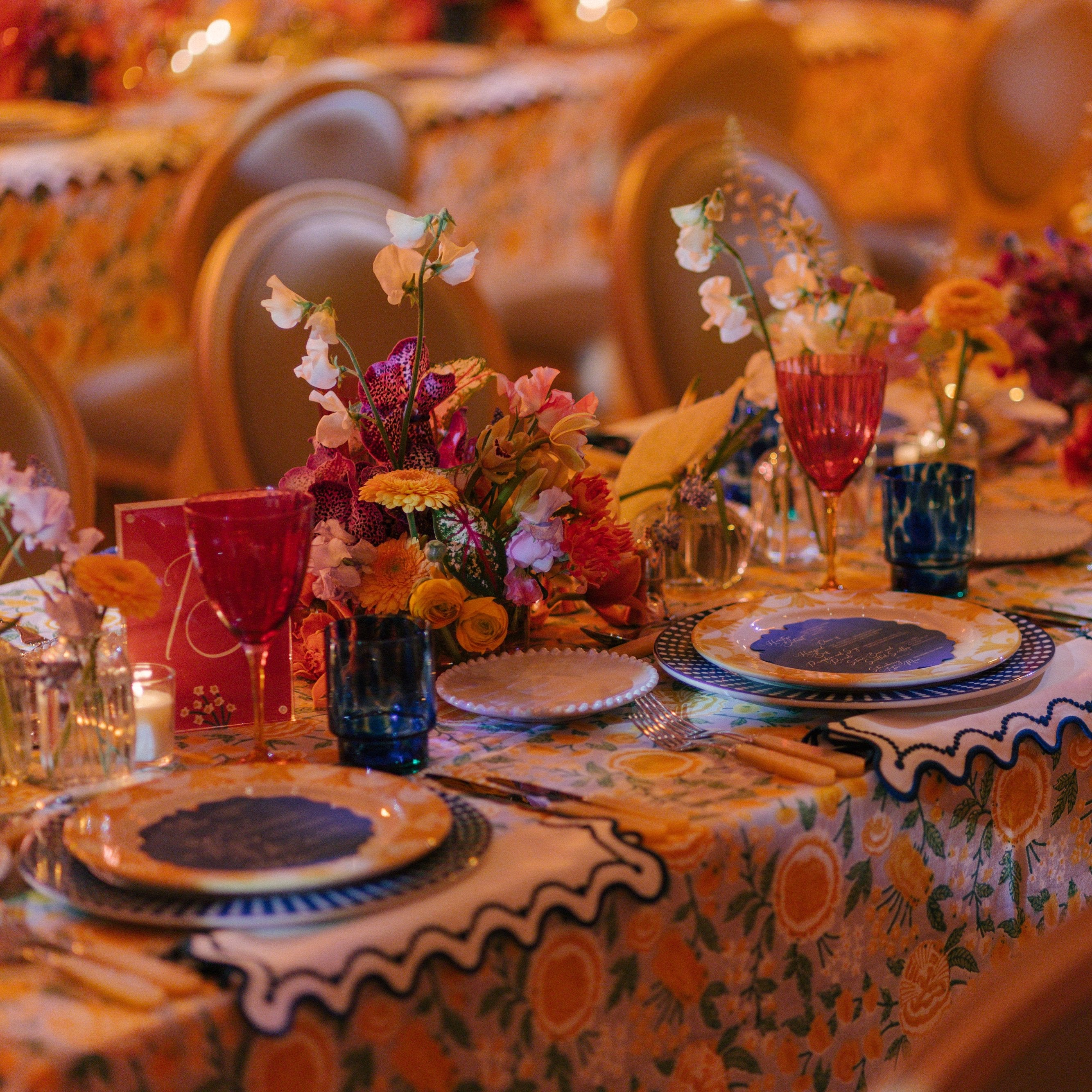 Rent: Blue Ibiza Charger (32cm)