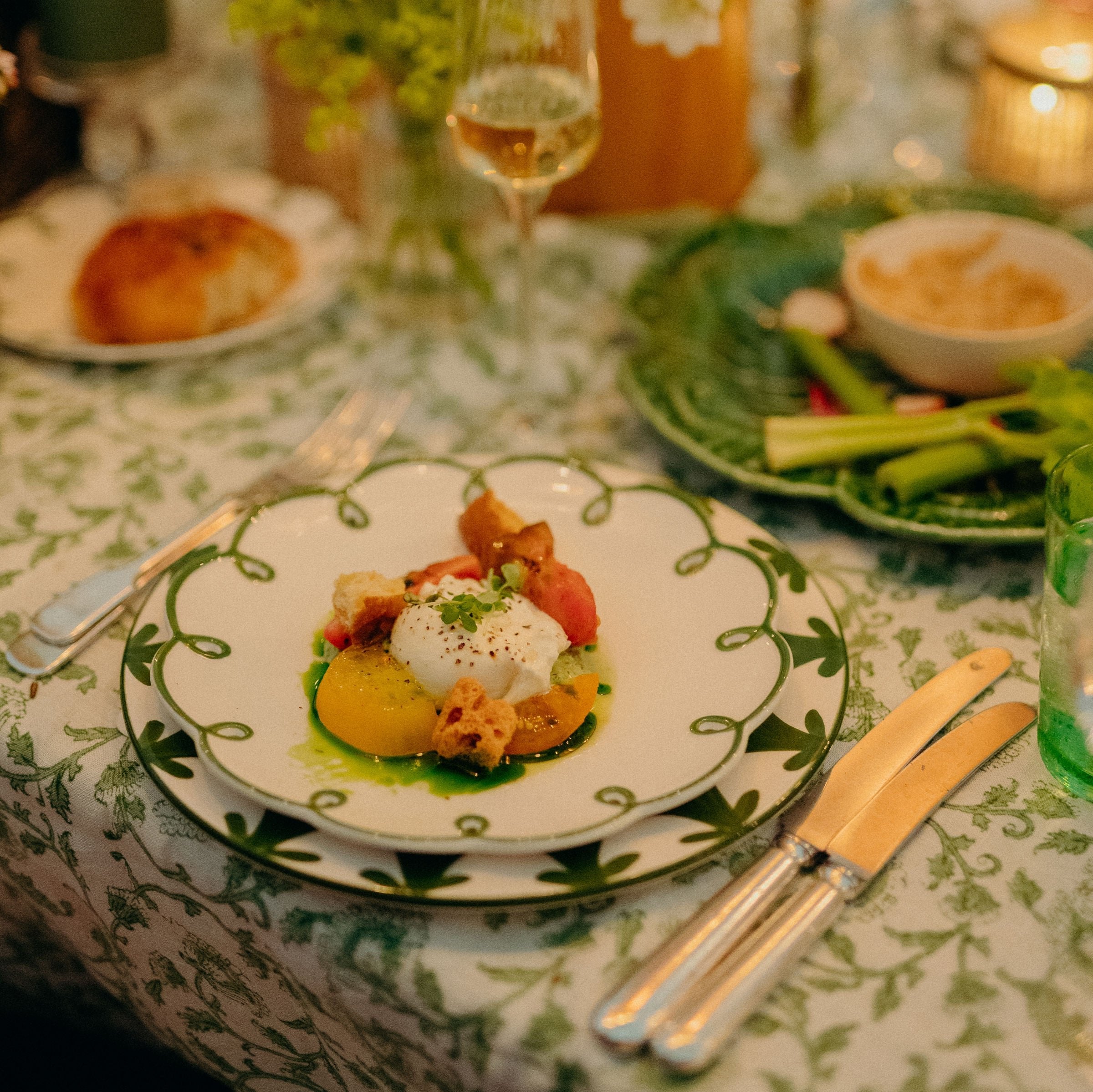 Rent: Green Swirl Edge Dessert (22cm)