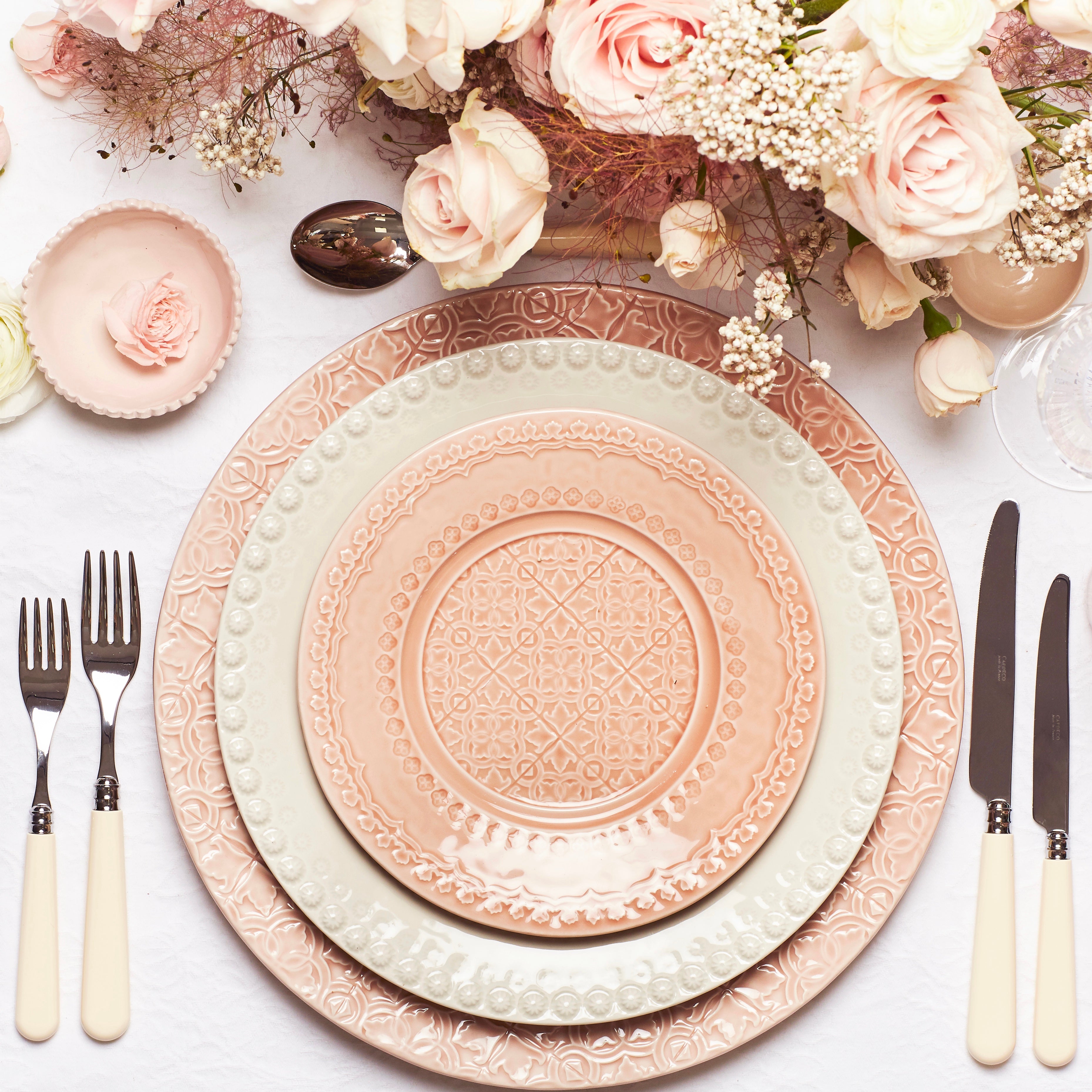 Rent: Portugese Pink Charger