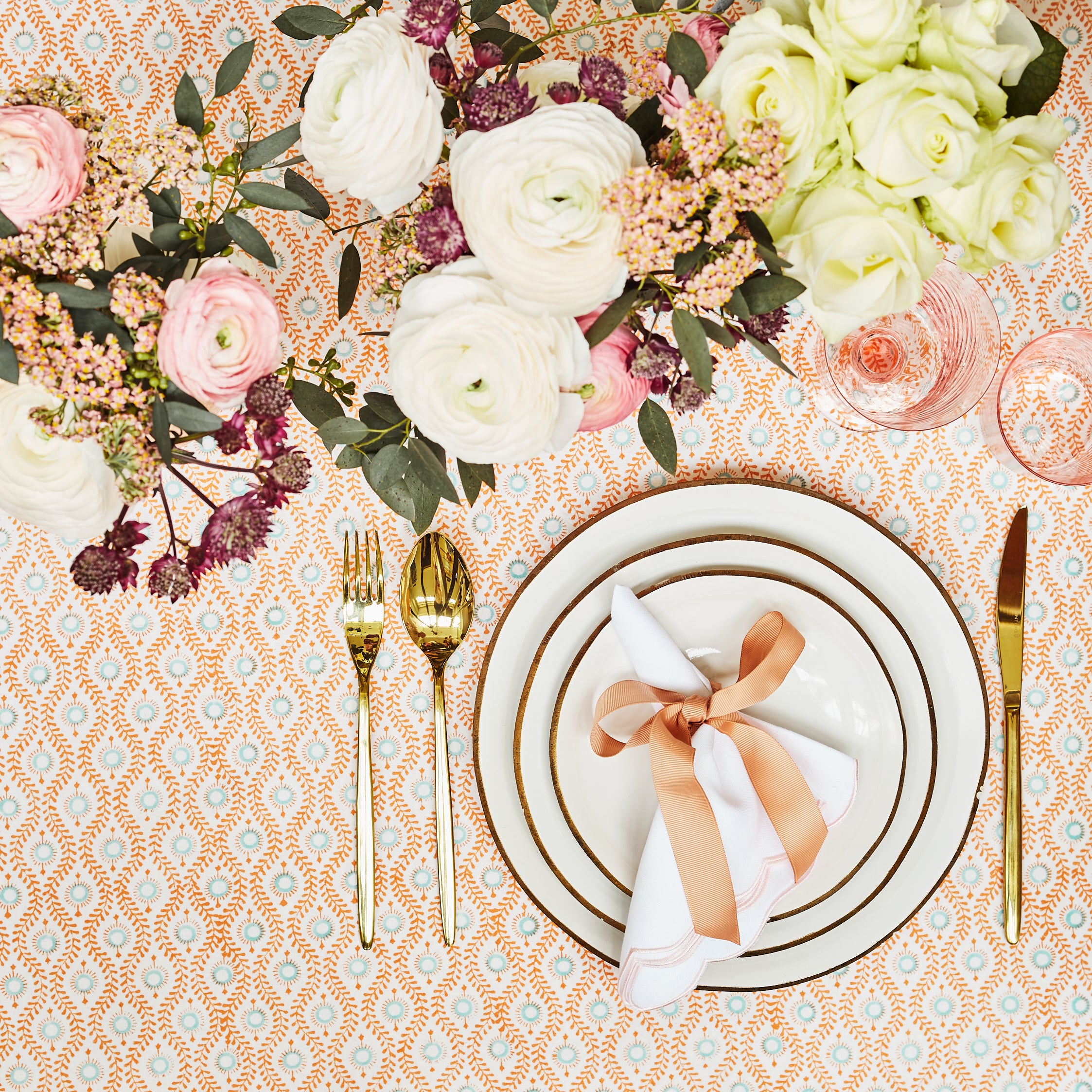 Rent: Natural Blush Gold Edge Charger