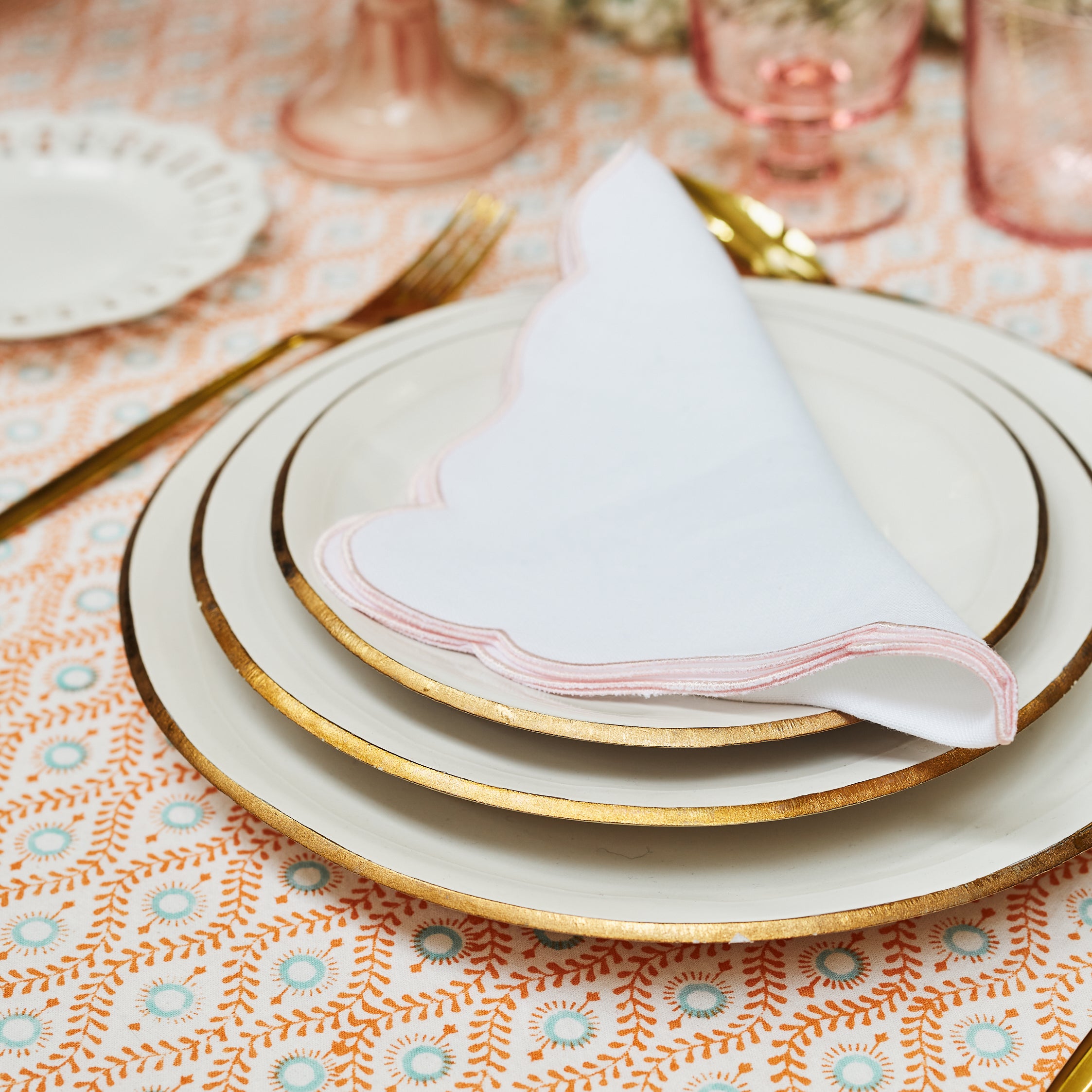 Embroidered Pale Pink Scallop Napkin (set of 4)