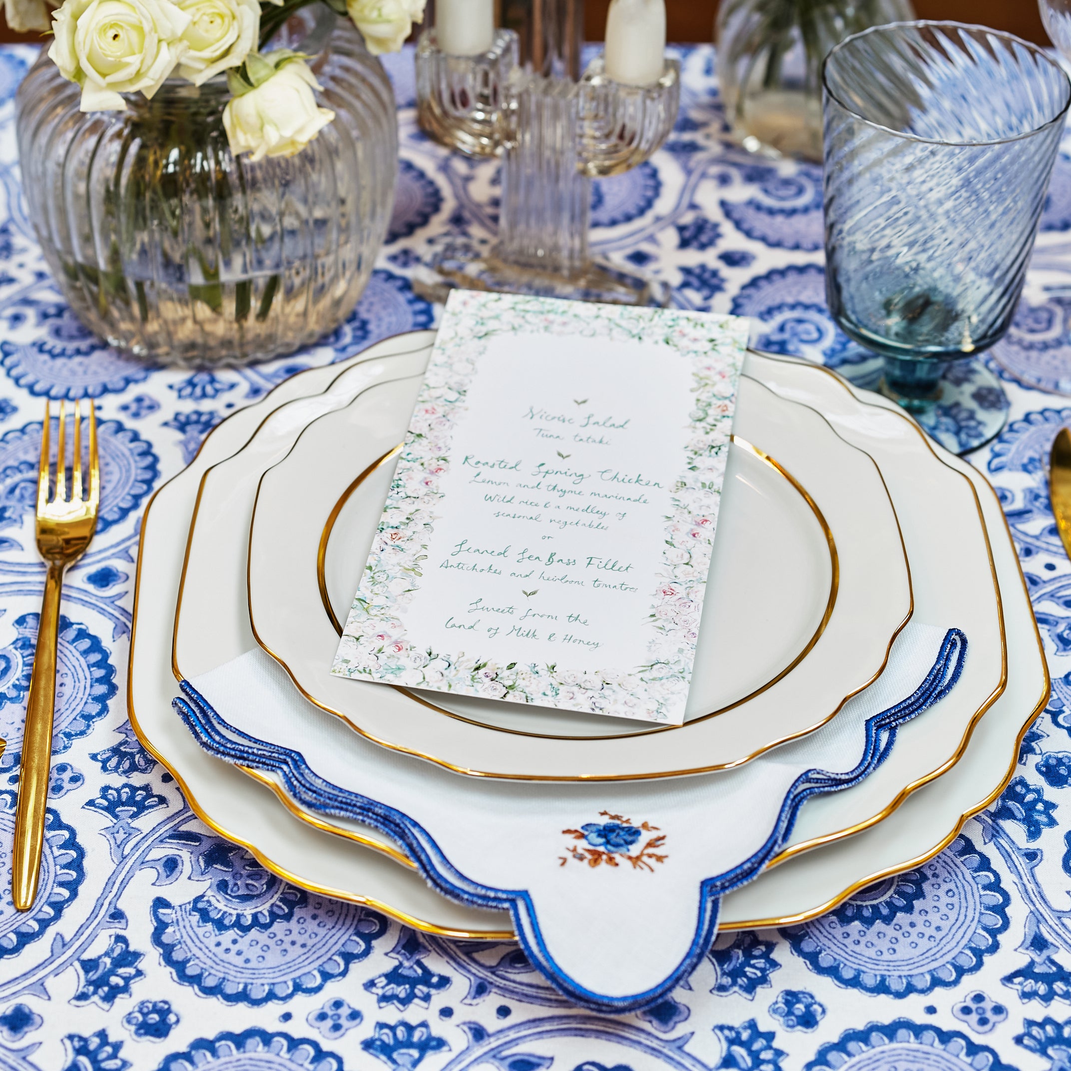 Rent: Vienna Gold Dinner (27cm)