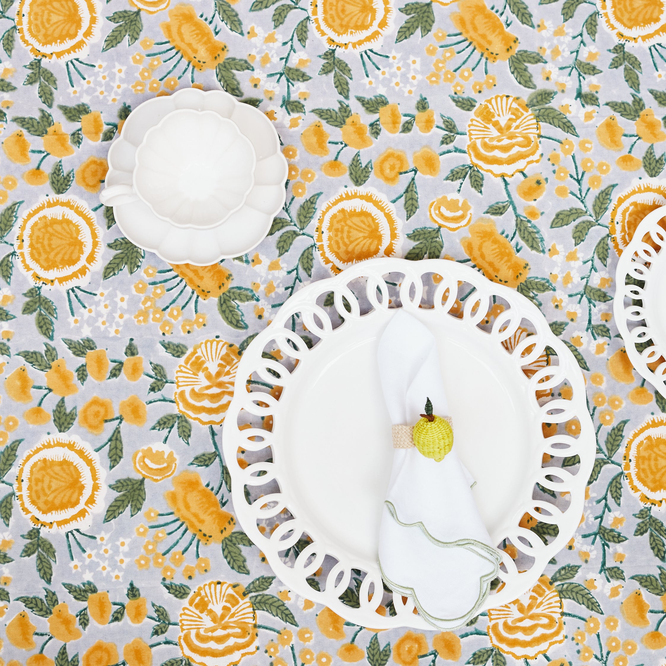 Rent: Lattice White Dinner (30cm)
