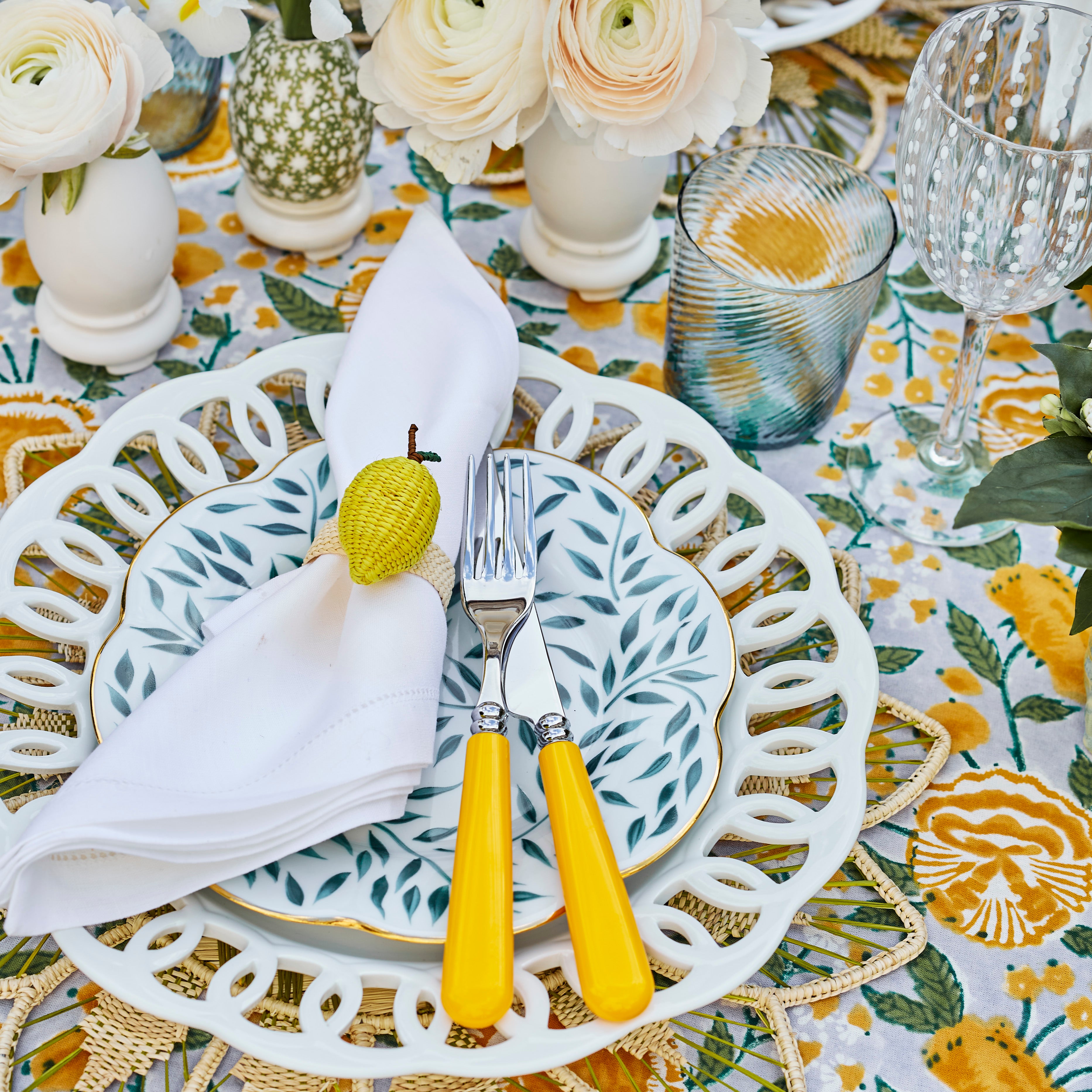 Rent: Lattice White Dinner (30cm)