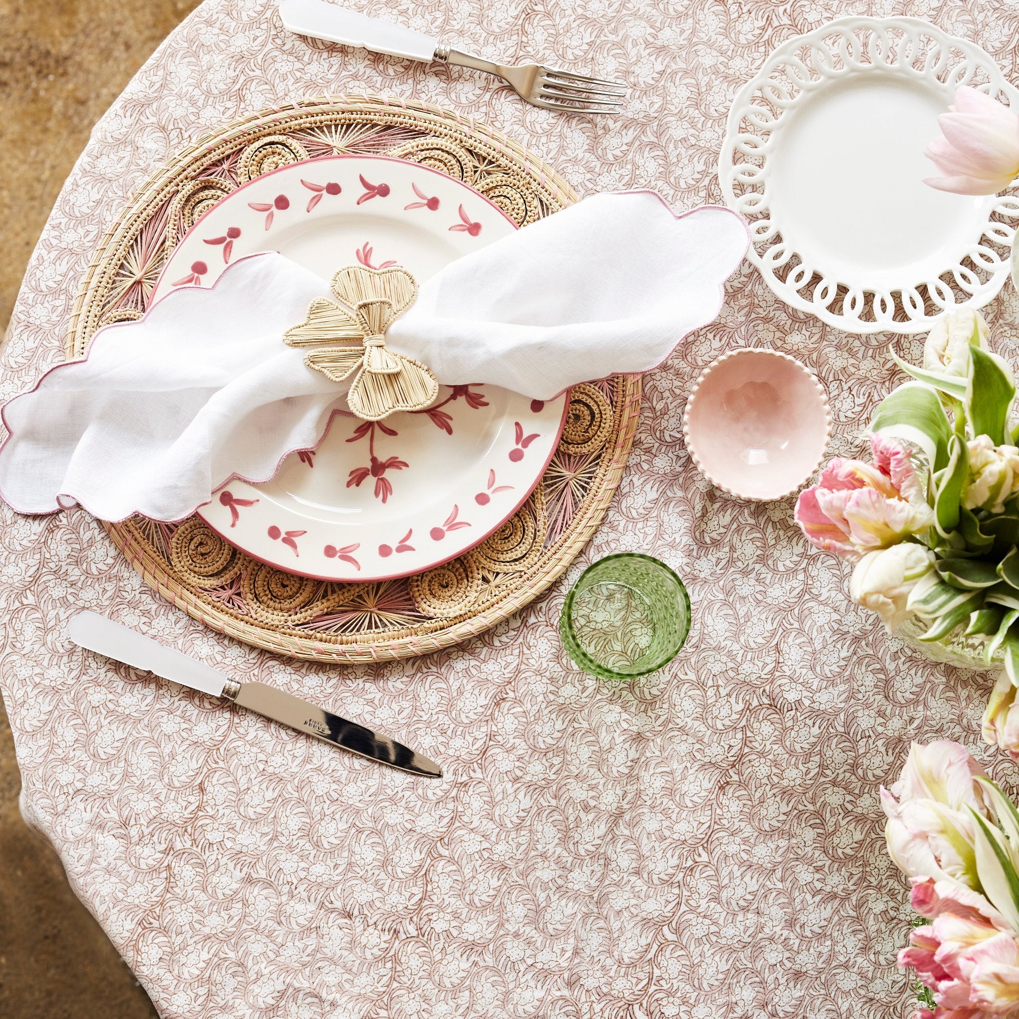 Rent: Lattice White Dessert (20cm)