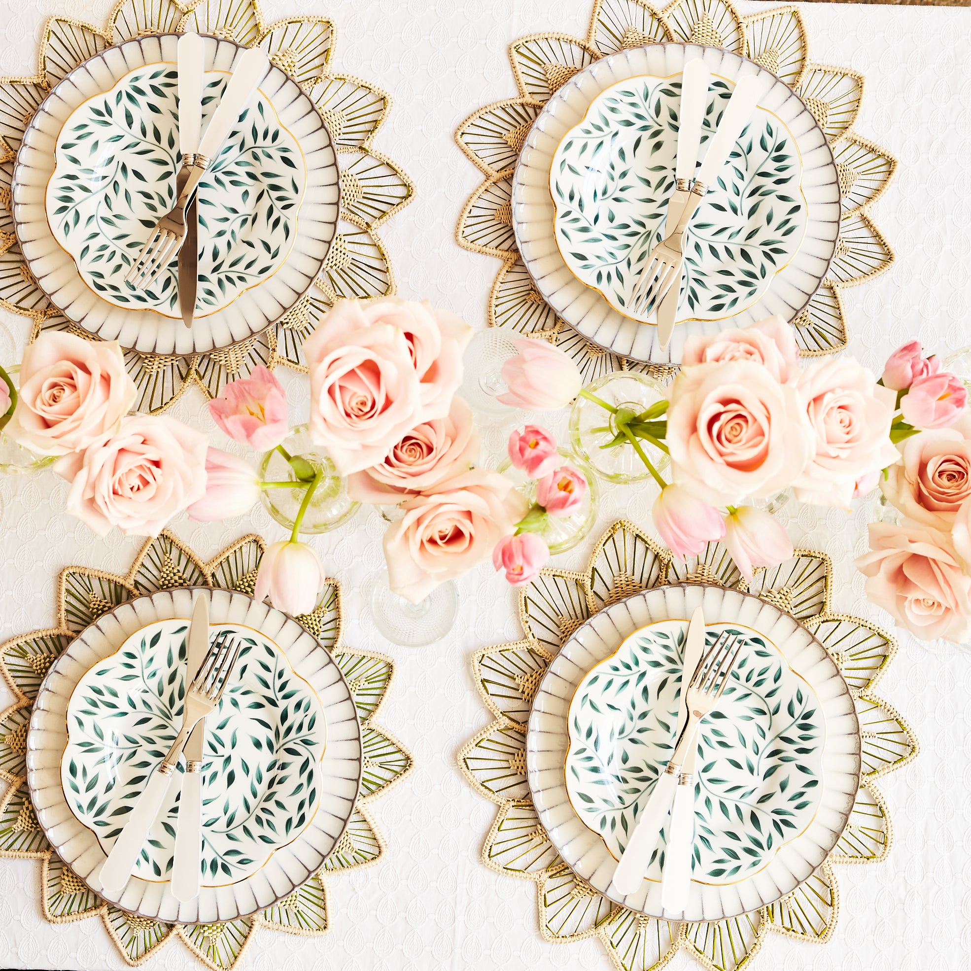 Rent: Elisa Pearly Cutlery