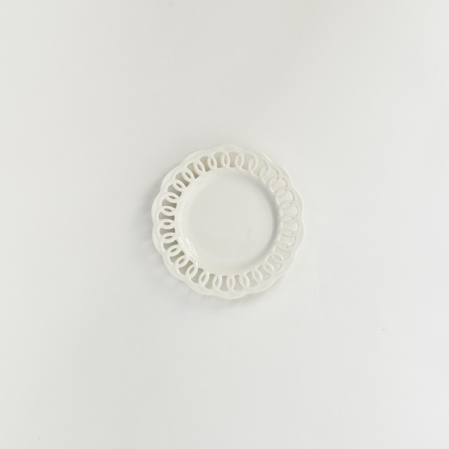 Rent: Lattice White Set From