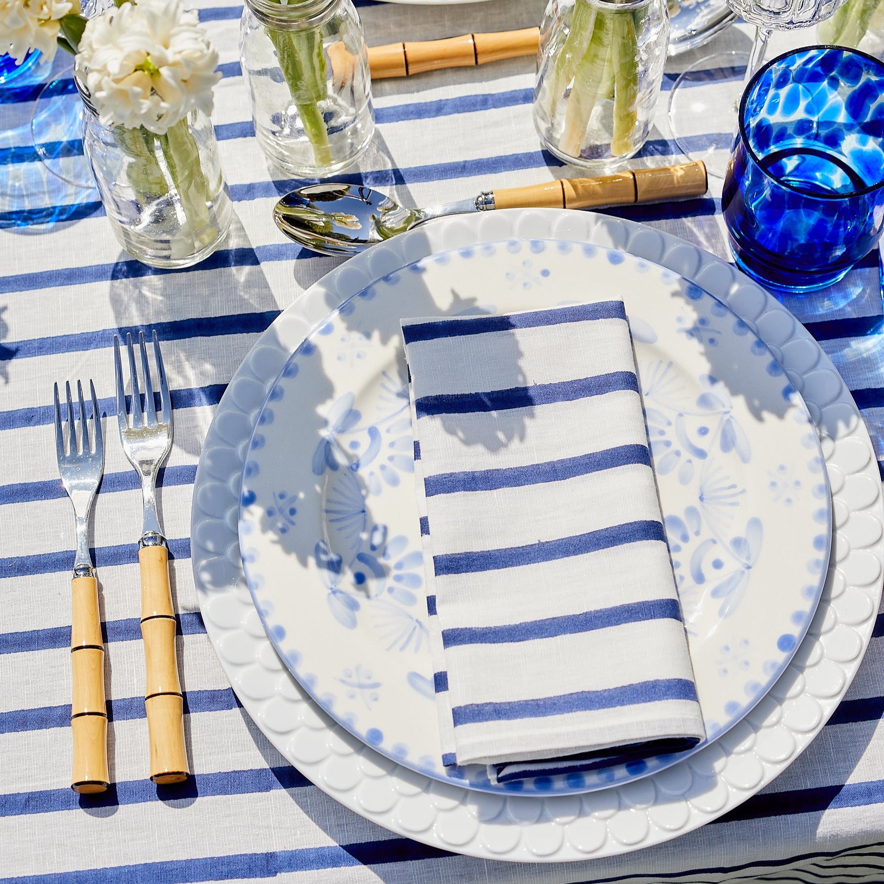 Rent: Gisele Blue Dinner (26cm)