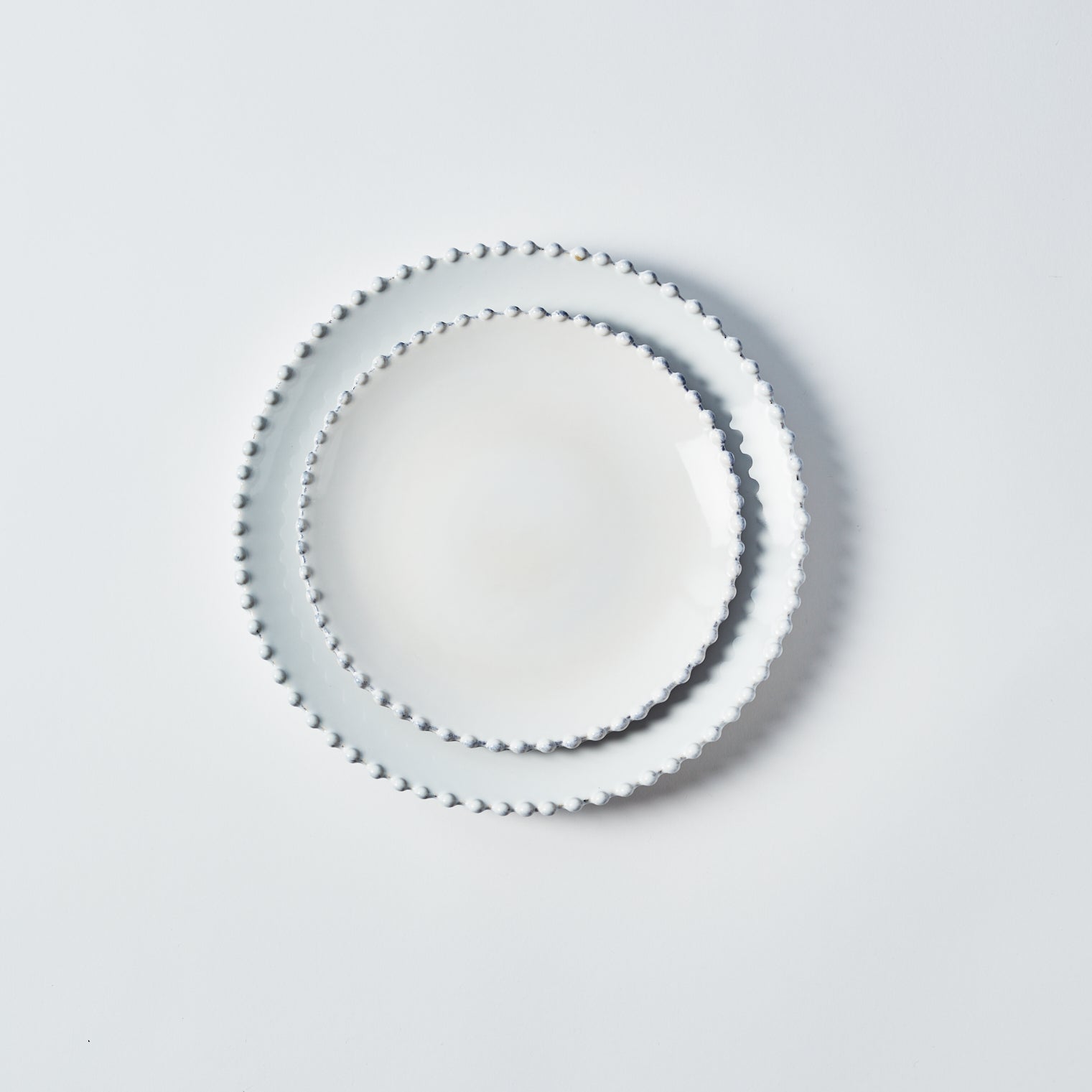 Rent: Pearl Dinner Plate