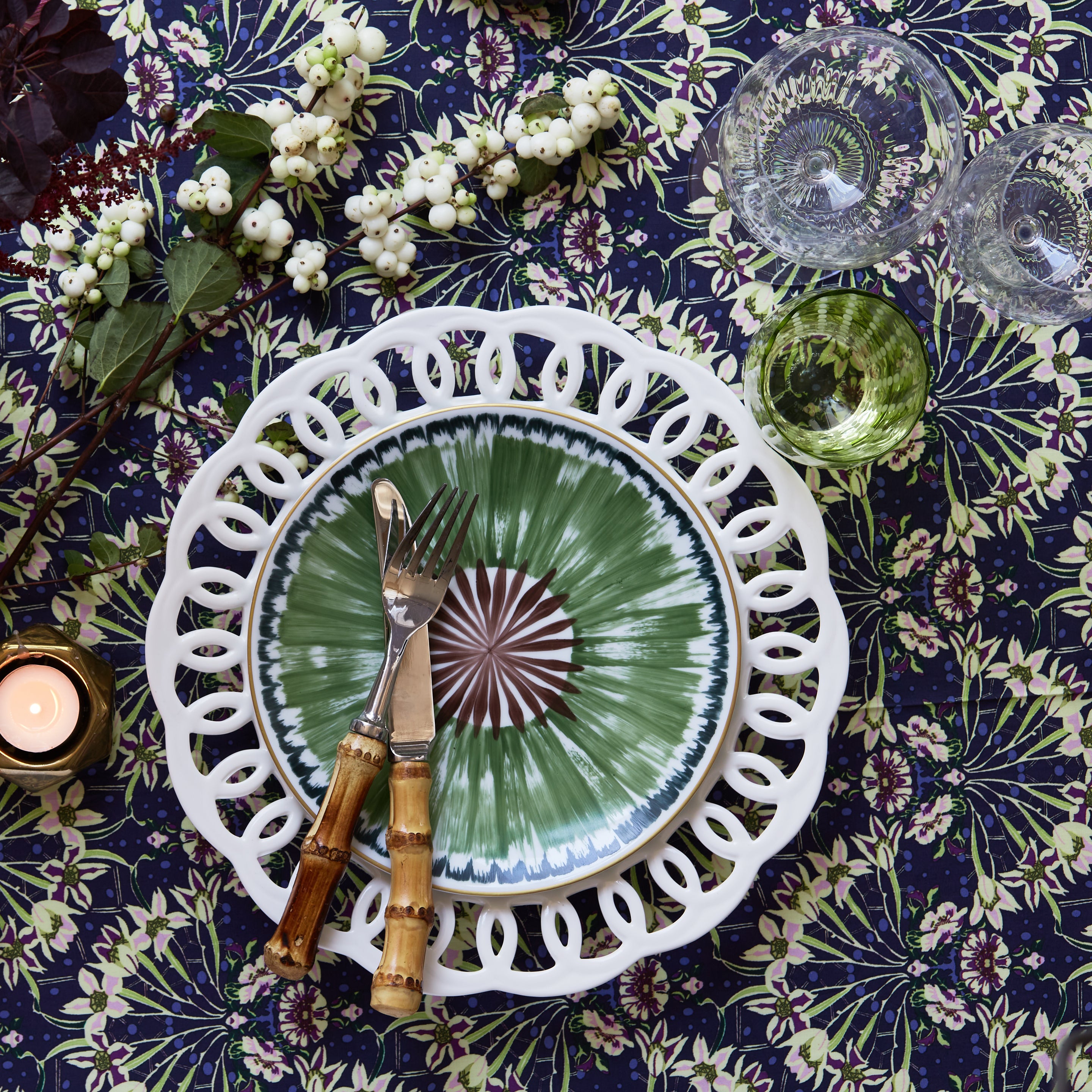 Rent: Lattice White Dinner