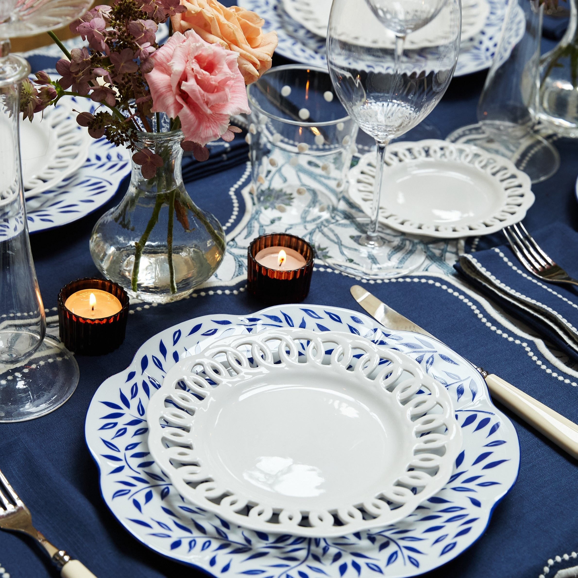 Rent: Lattice White Dessert (20cm)