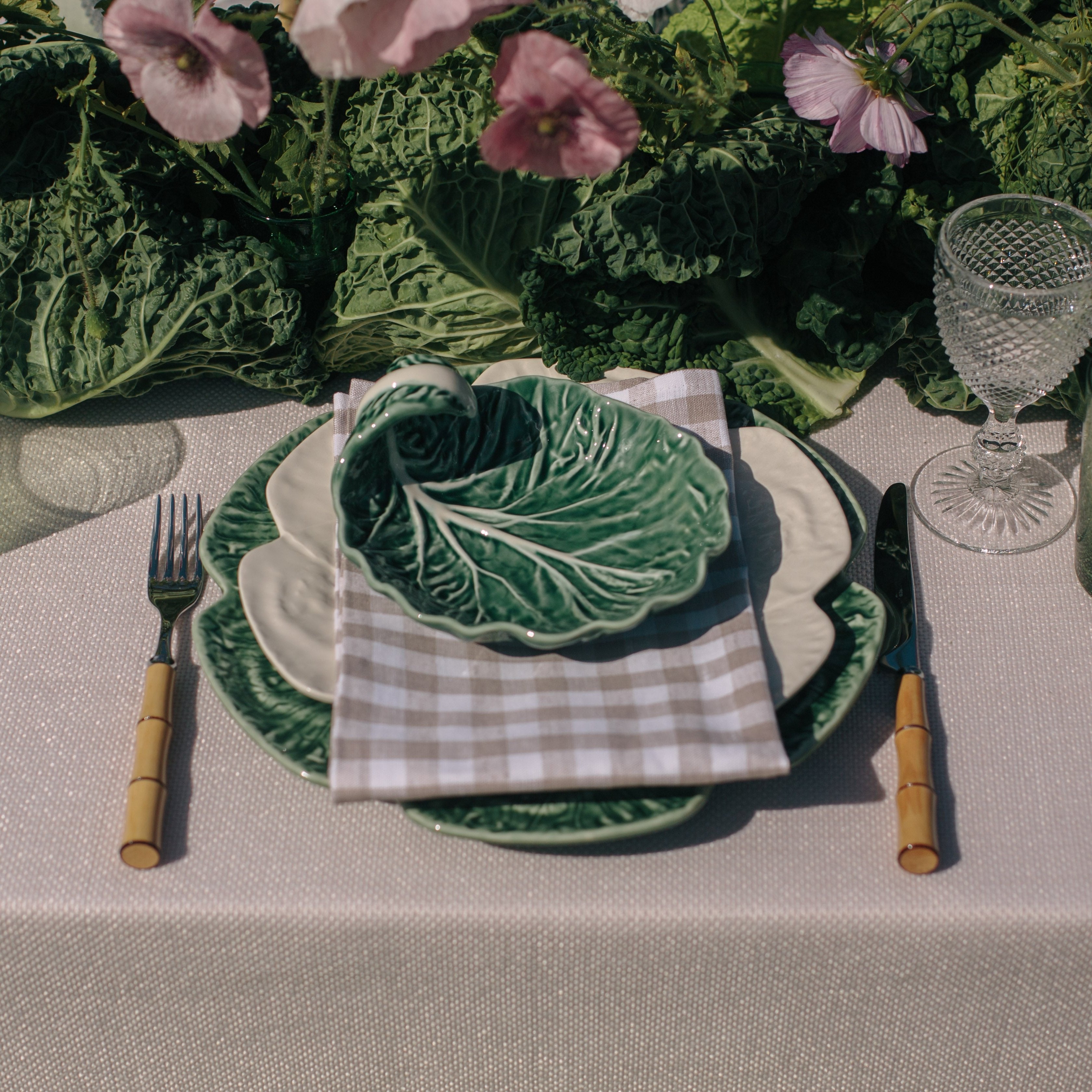 Rent: Medium Green Cabbage Leaf Bowl (25cm)