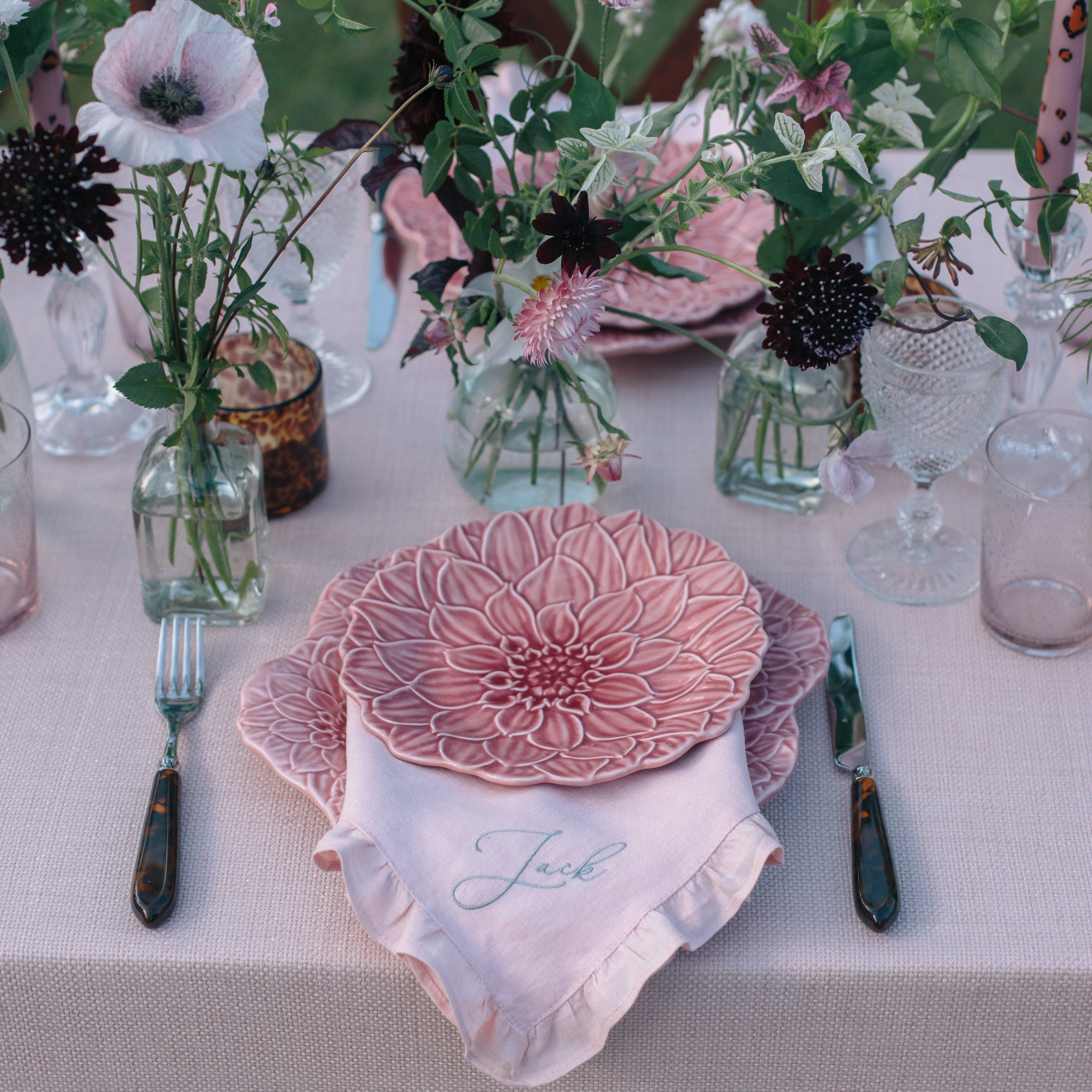 Rent: Pink Dahlia Dessert (22cm)