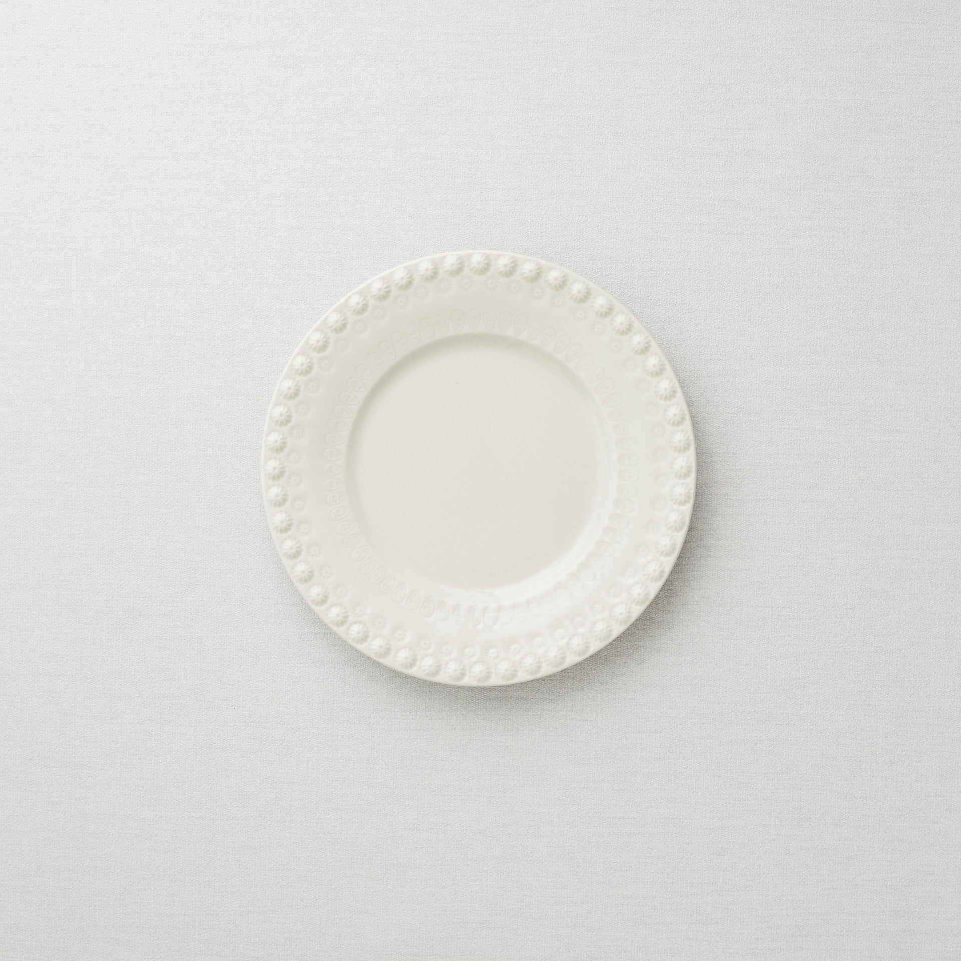 Rent: Fantasia Off White Set From