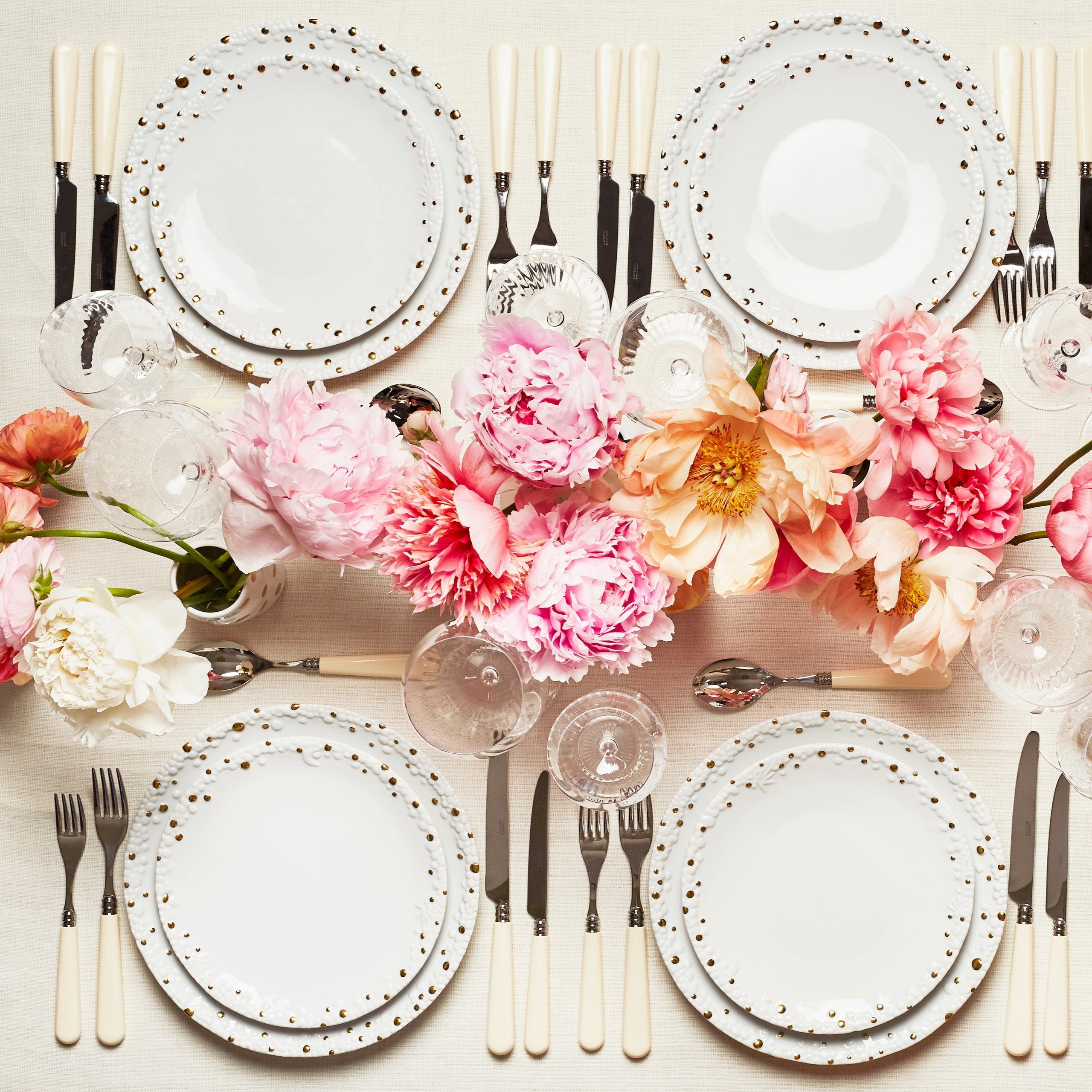 Rent: L'Objet Haas Mojave Gold Dinner